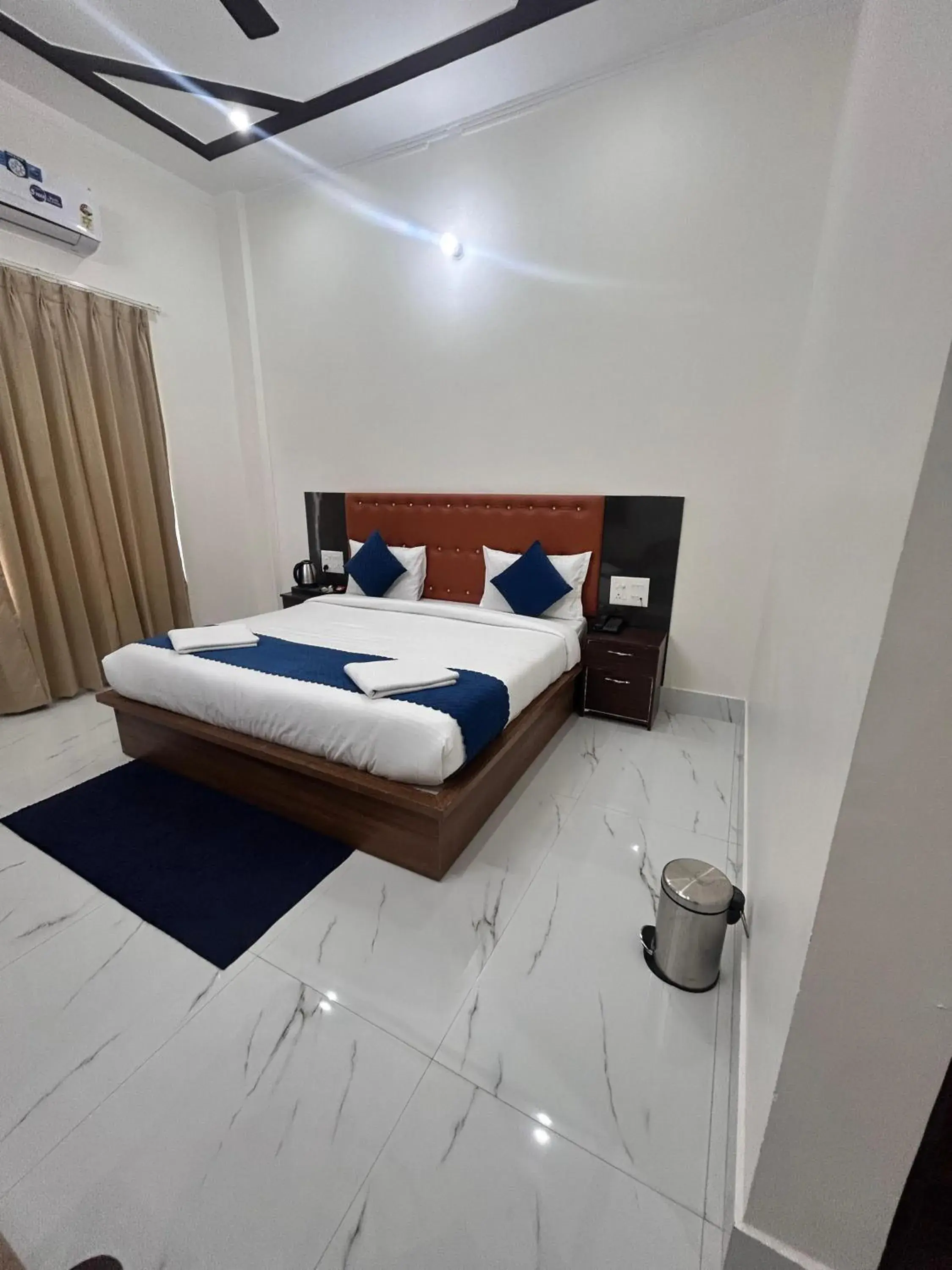 Deluxe Double Room with Balcony and Sea View - single occupancy in Hotel Hill River View Resort Deluxe Double Room with Balcony and Sea View - single occupancy in Hotel Hill River View Resort