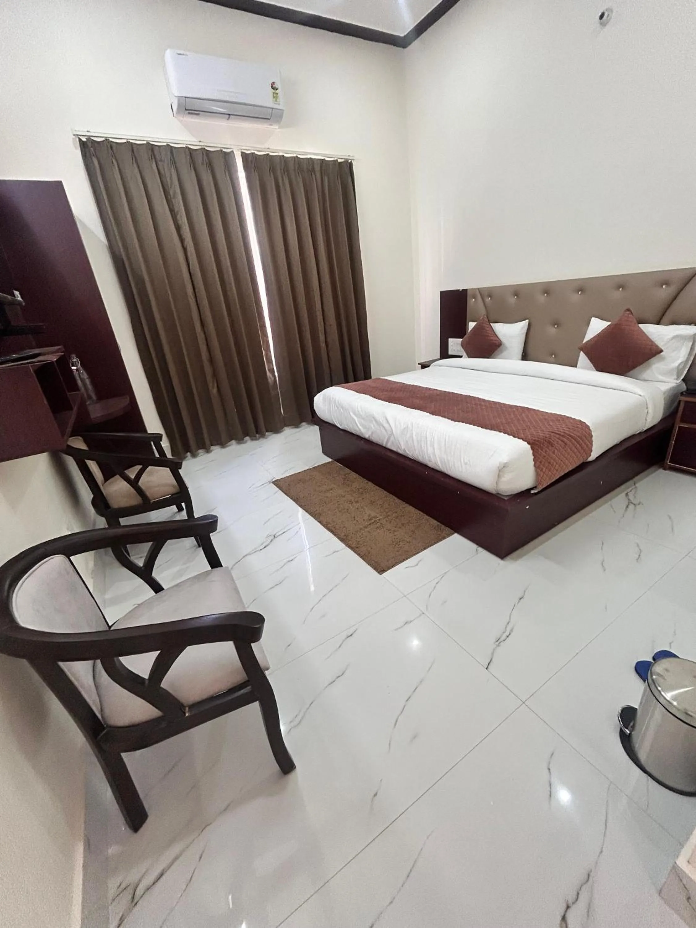 Bedroom, Bed in Hotel Hill River View Resort