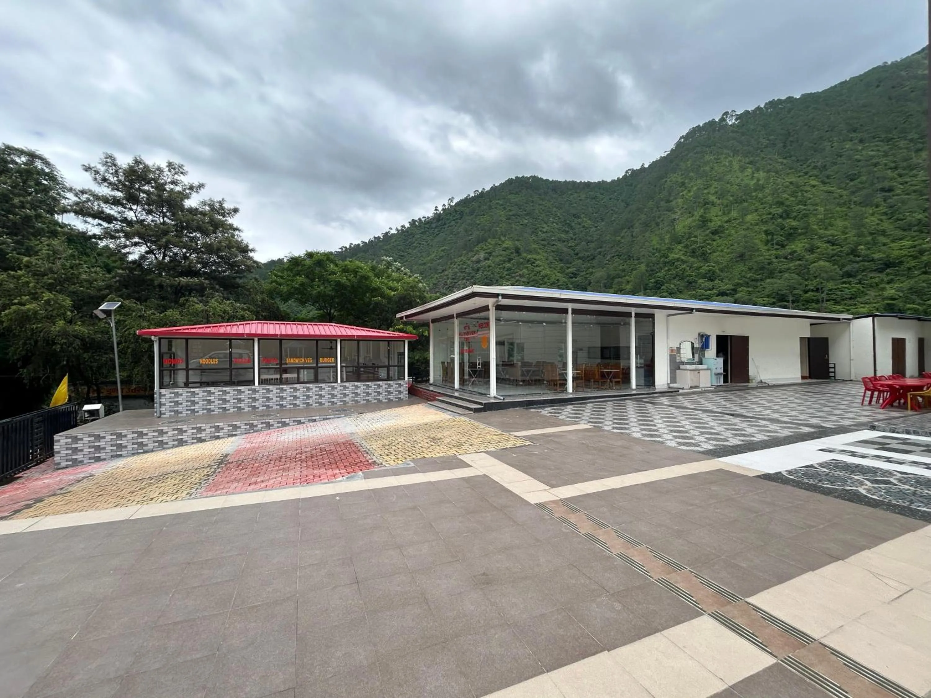 Parking in Hotel Hill River View Resort