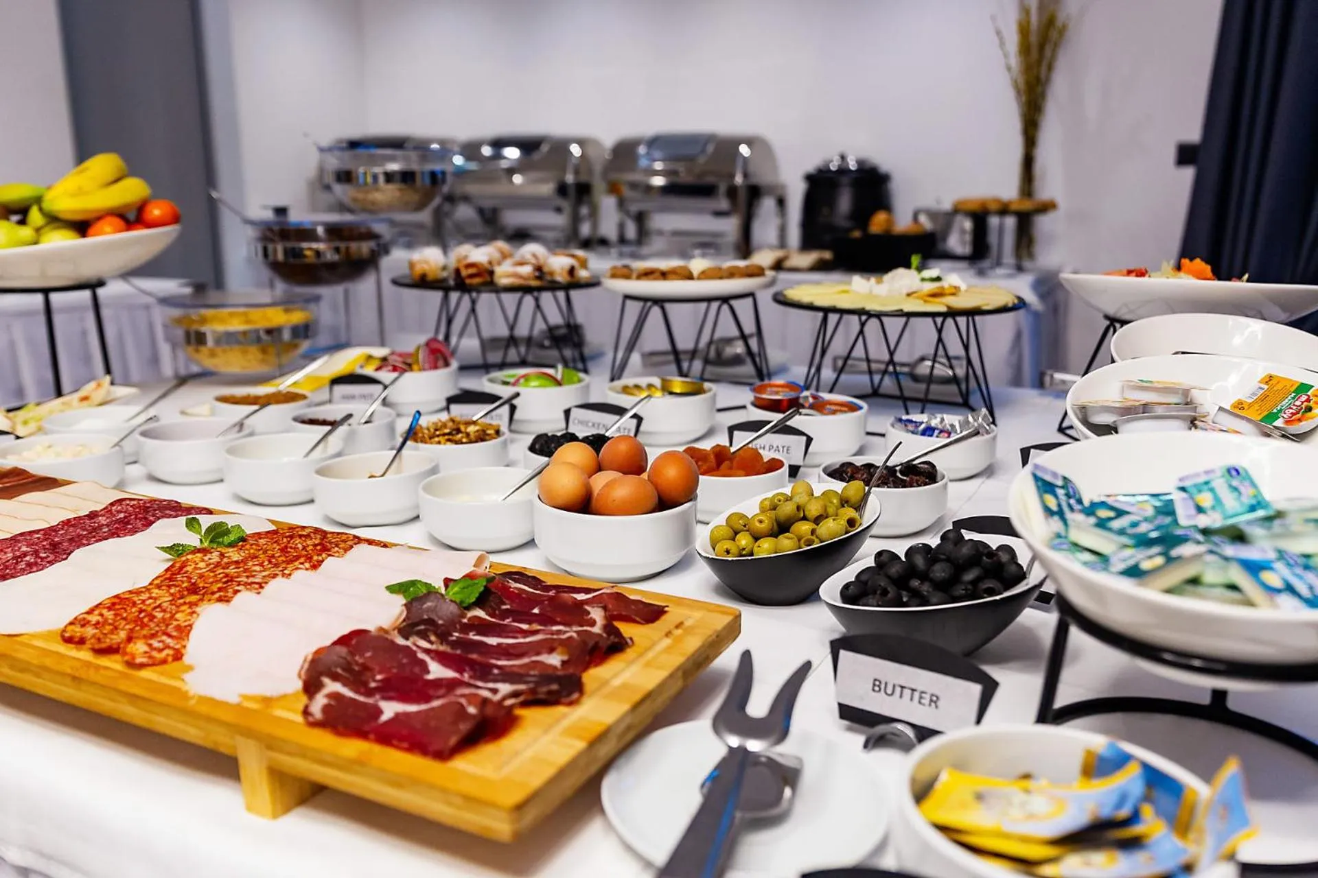 Restaurant/places to eat in Hotel Boka