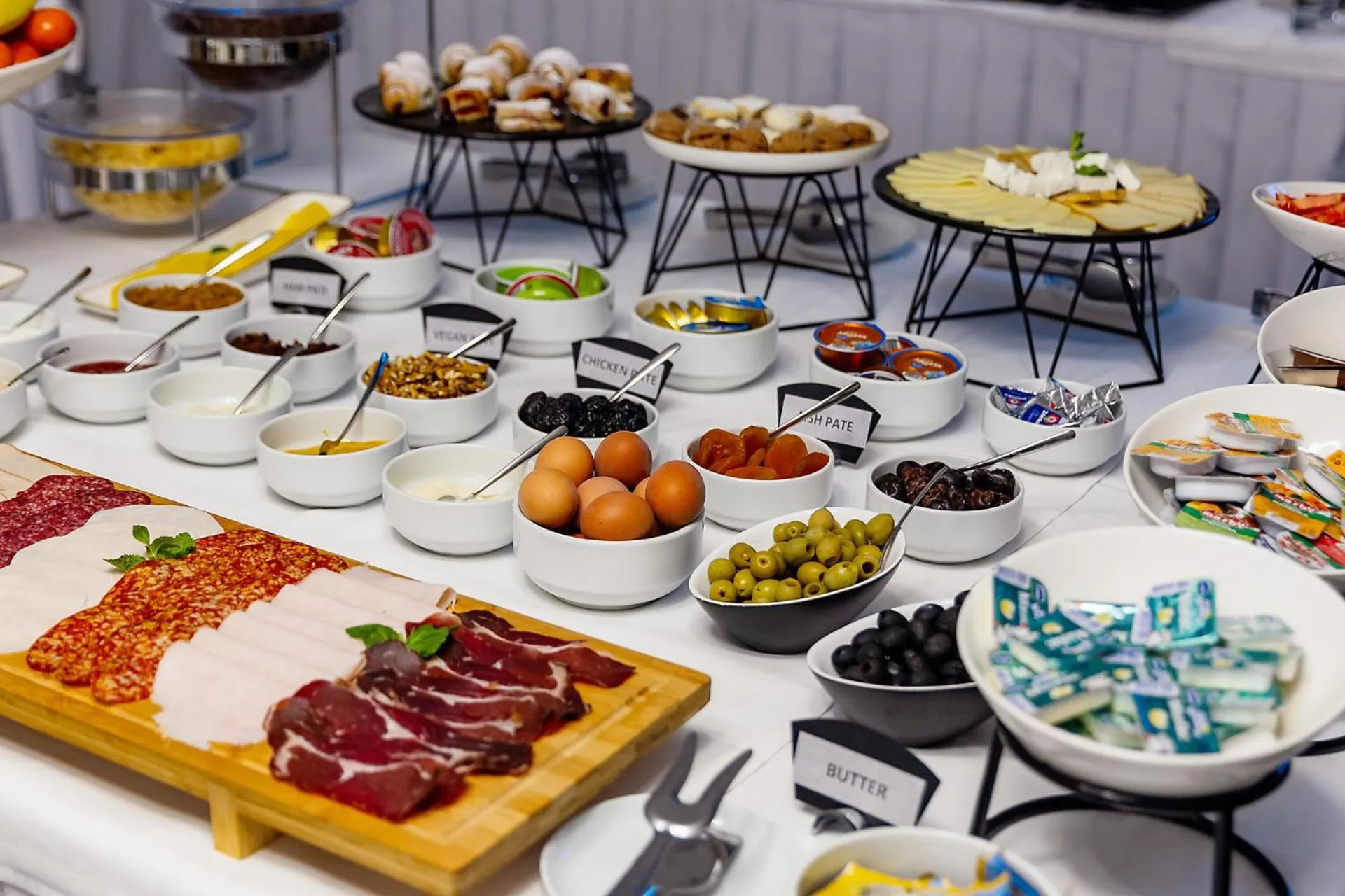 Restaurant/places to eat in Hotel Boka