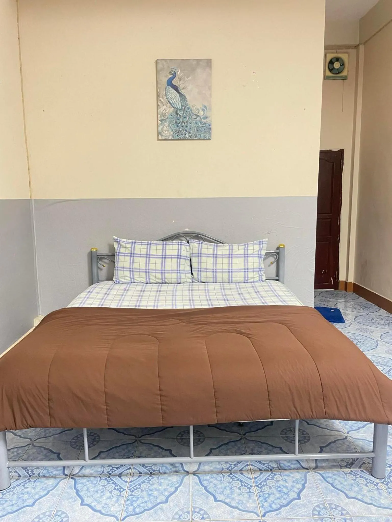 Bed in Mabuhay Guest House, Thai Embassy Vientiane