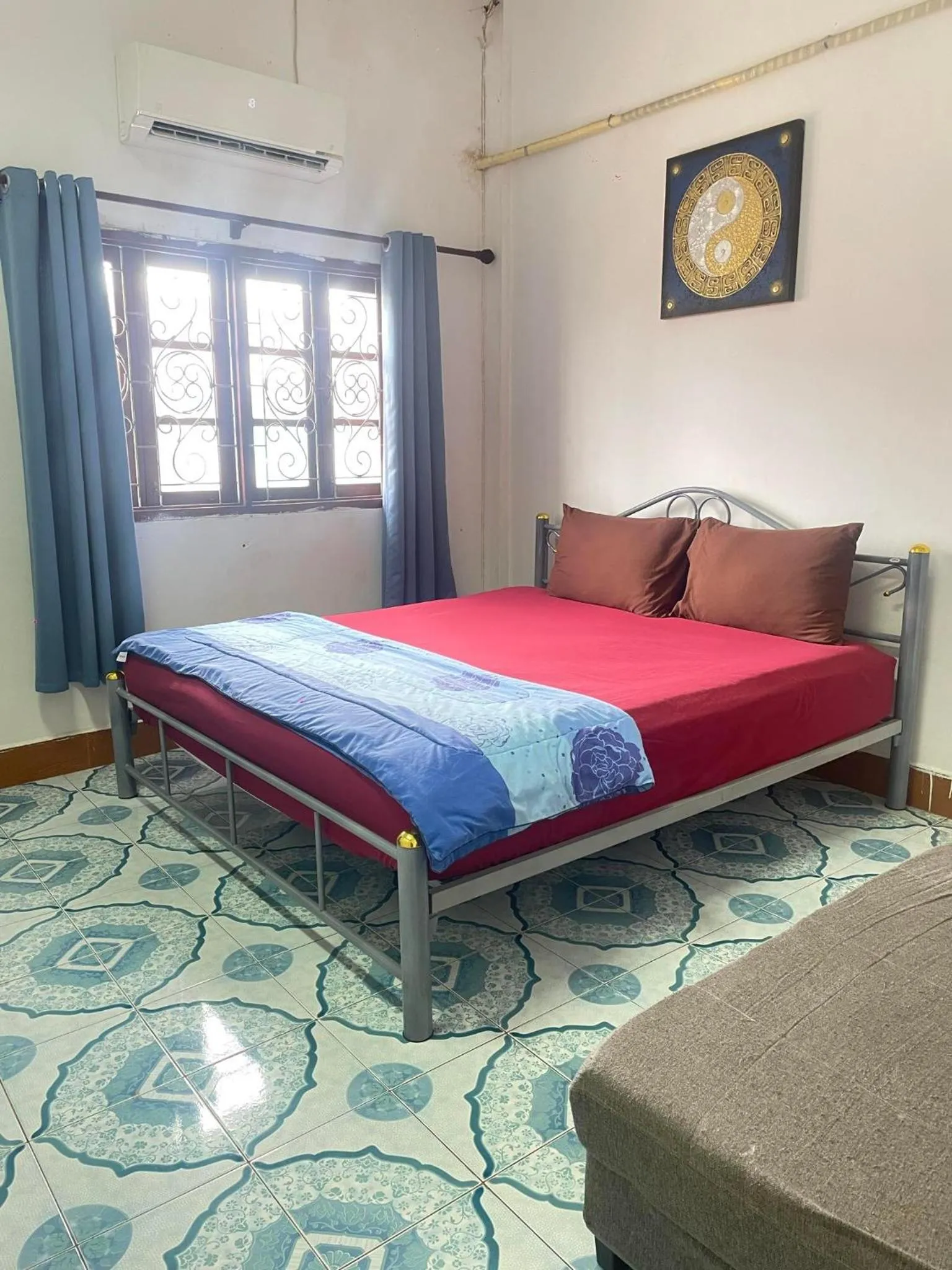 Bed in Mabuhay Guest House, Thai Embassy Vientiane