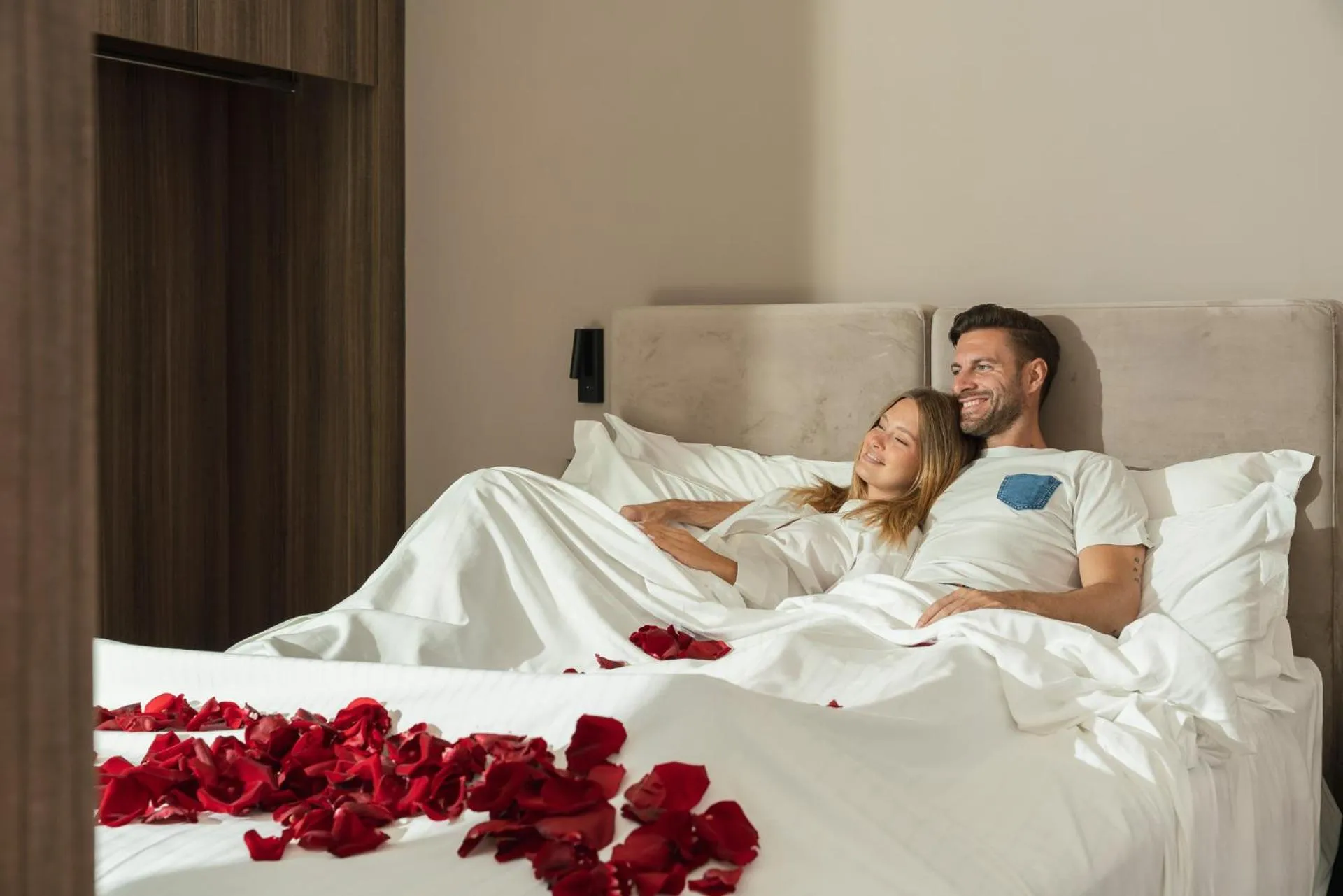 Bed in Bolina Suite & Spa