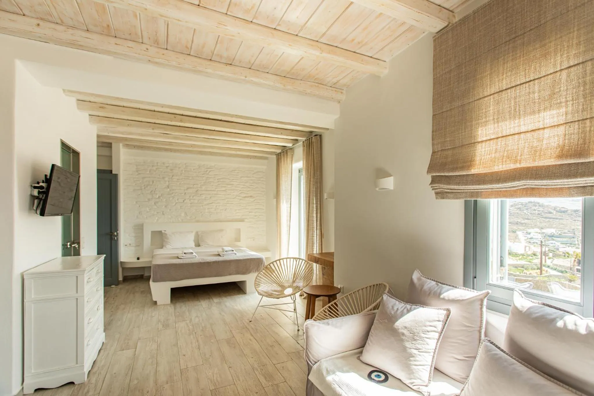 Bed in Mykonian Kazarte