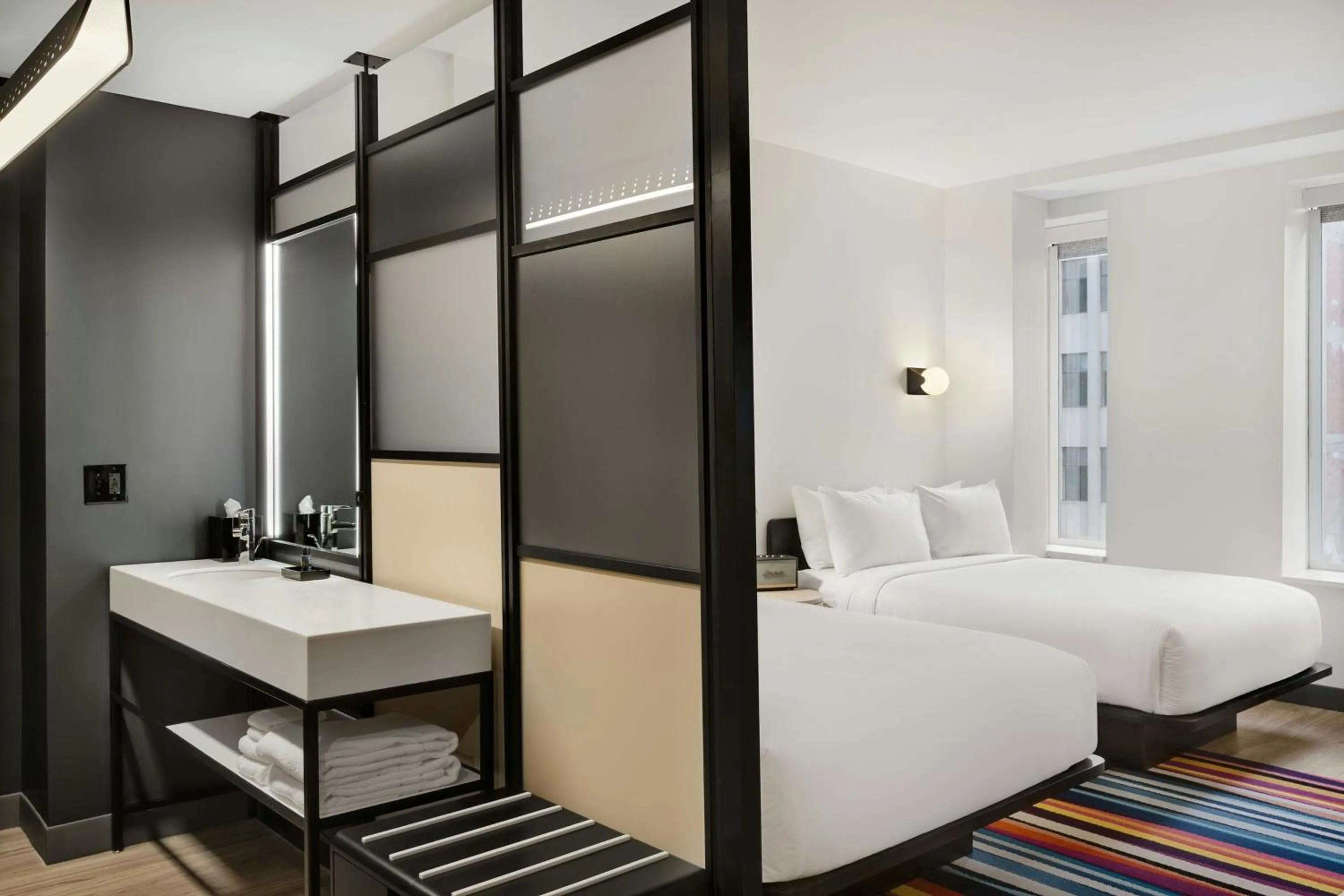 Bedroom, Bed in Aloft Indianapolis Downtown