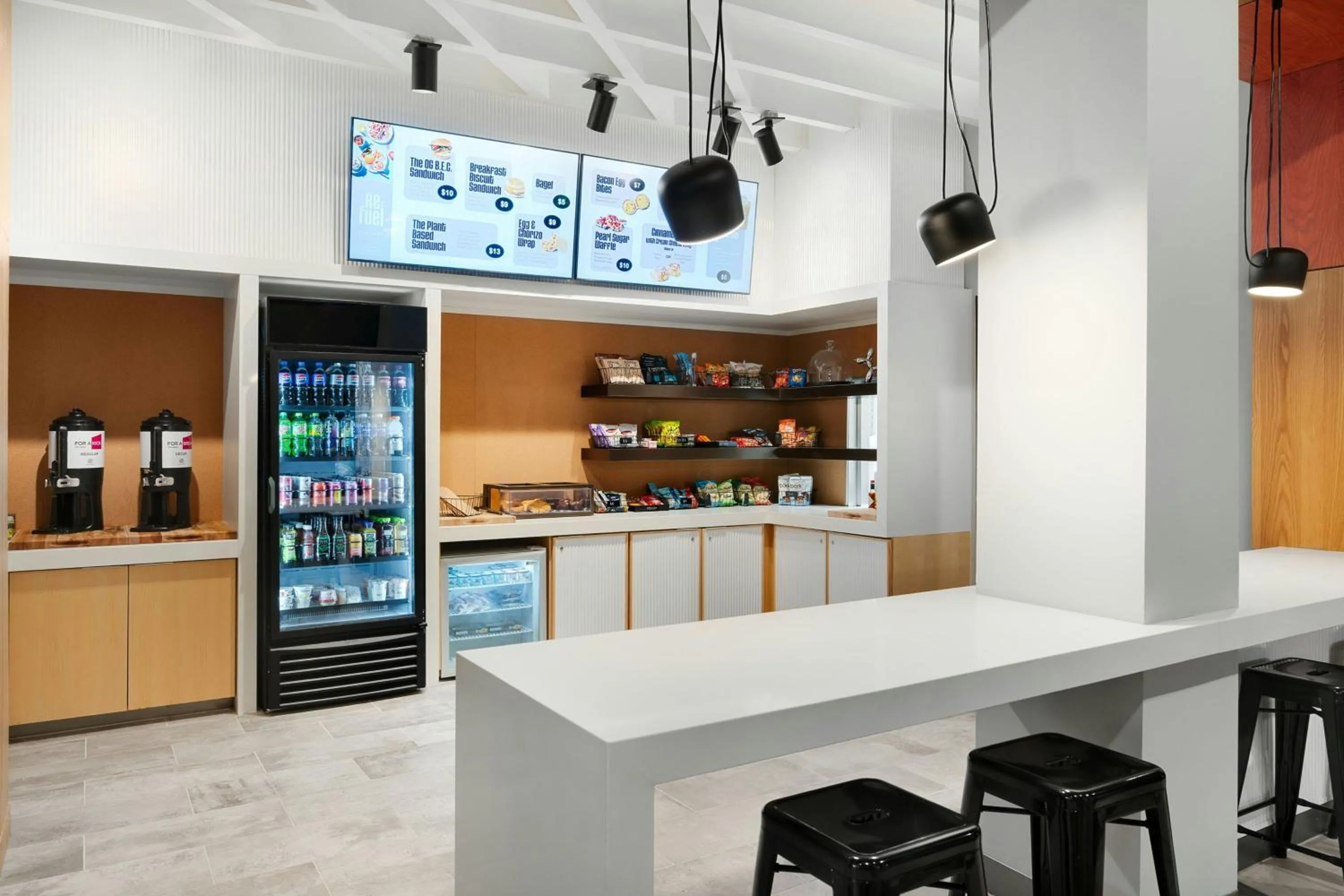 Restaurant/places to eat in Aloft Indianapolis Downtown