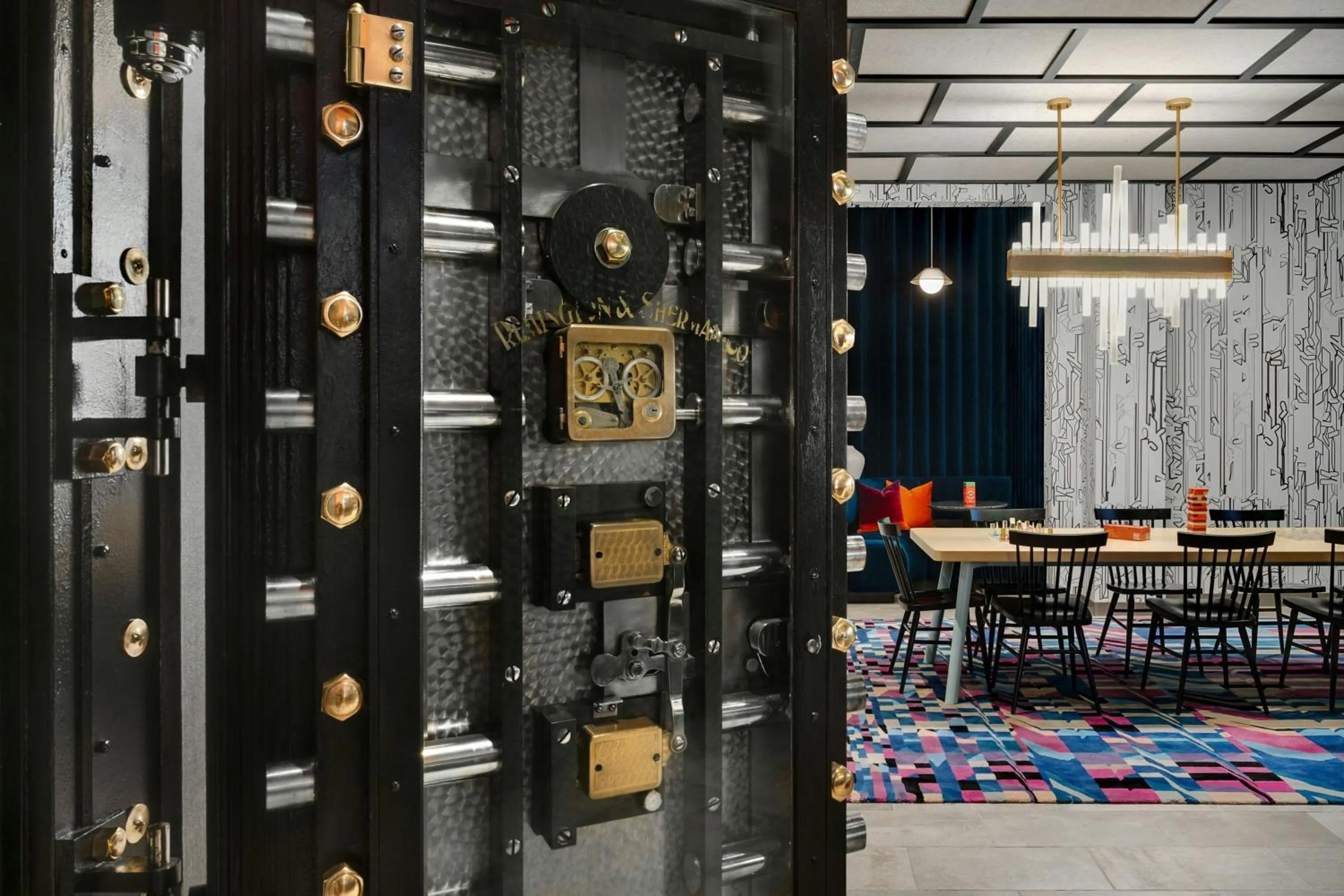 Restaurant/places to eat in Aloft Indianapolis Downtown