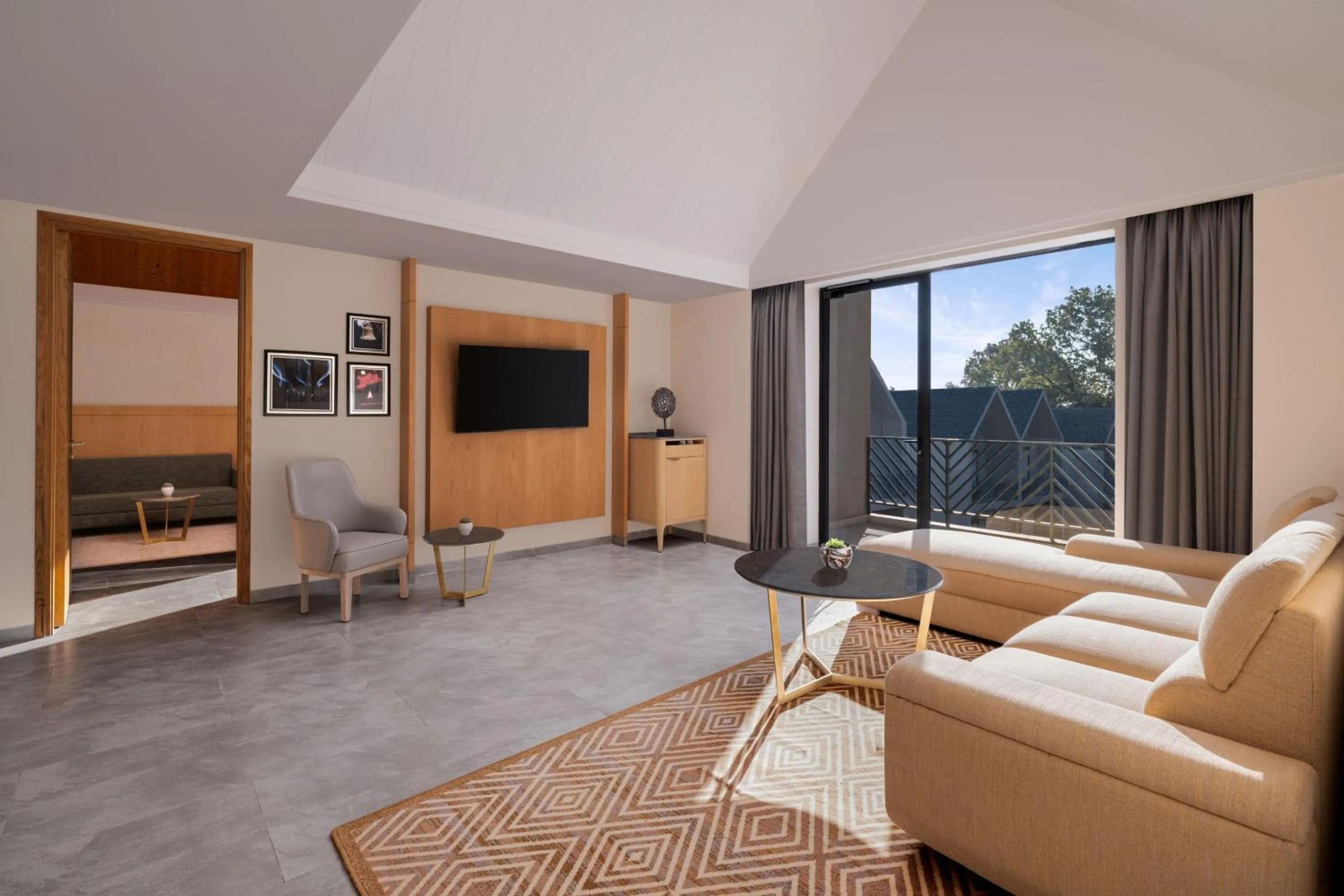 Living room in Katra Marriott Resort & Spa