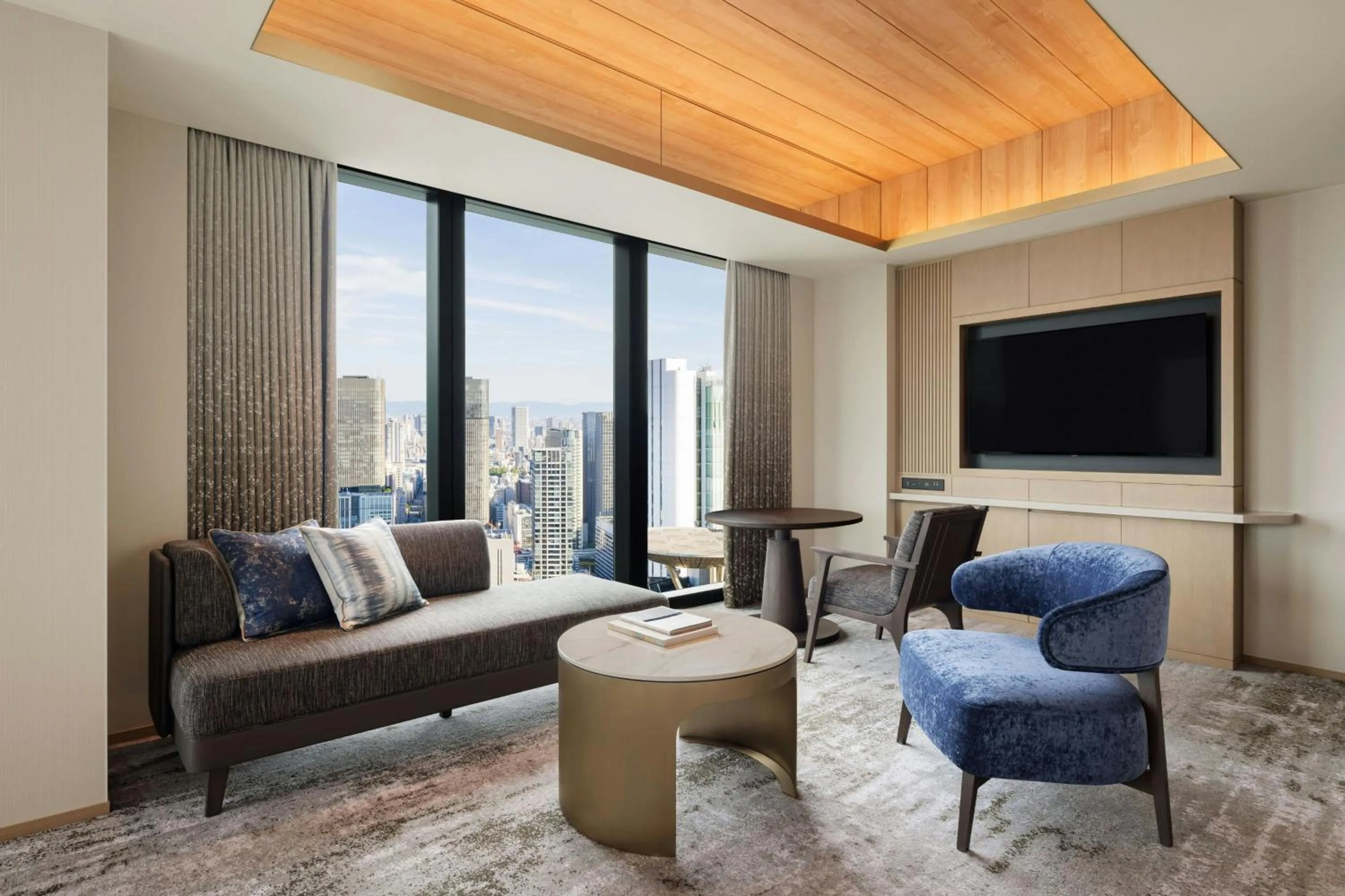 Photo of the whole room in THE OSAKA STATION HOTEL, Autograph Collection