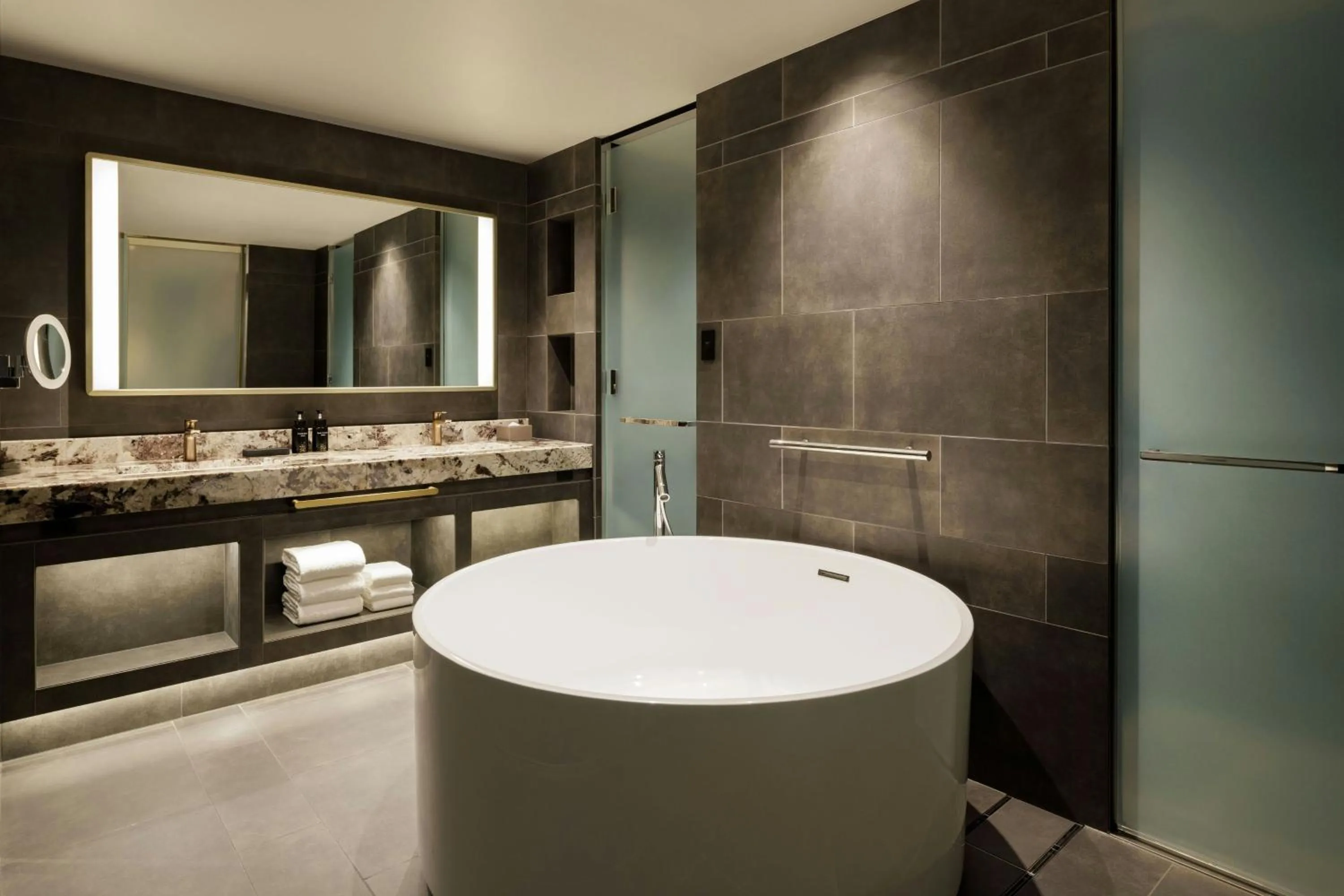 Bathroom in THE OSAKA STATION HOTEL, Autograph Collection