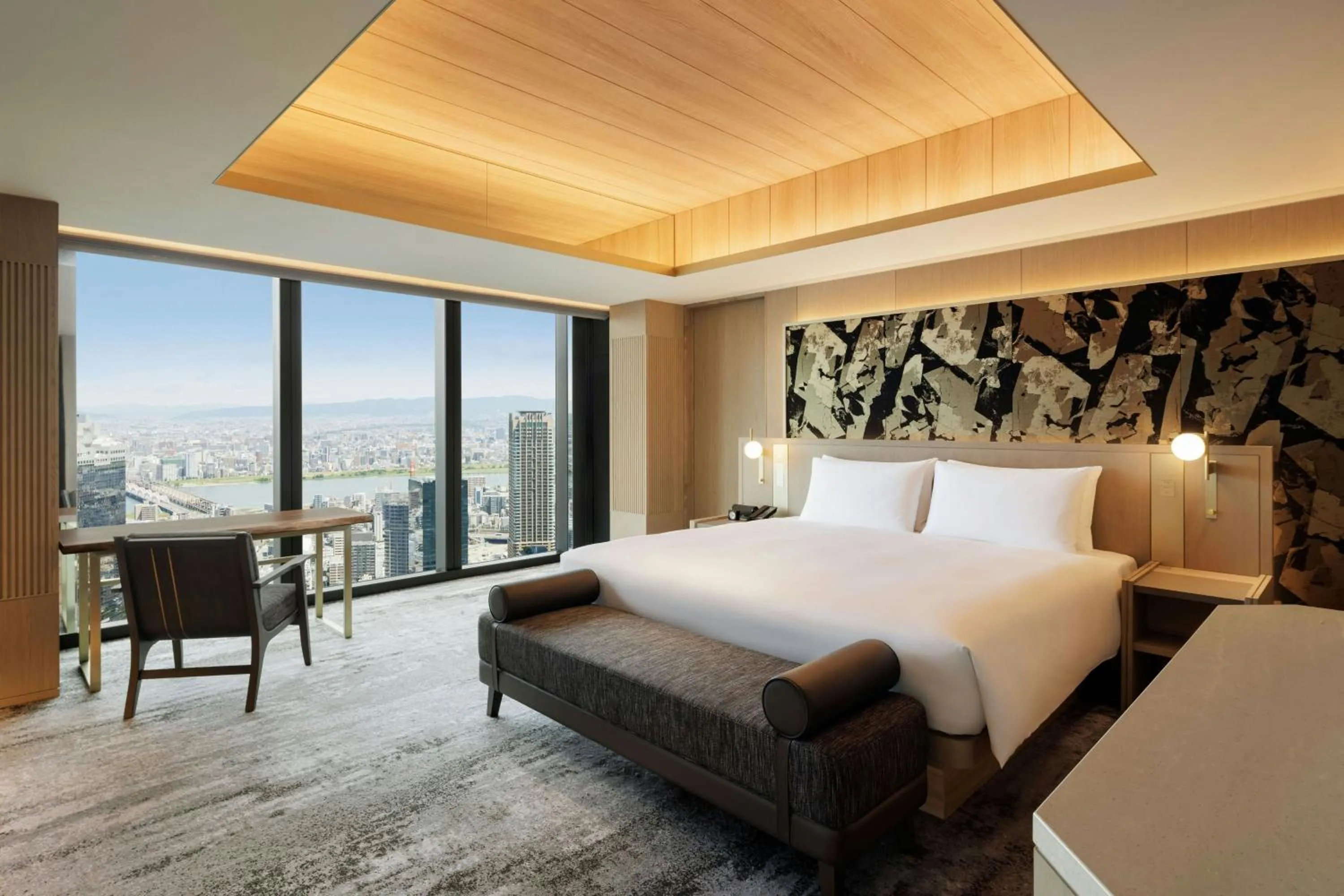 Bedroom, Bed in THE OSAKA STATION HOTEL, Autograph Collection