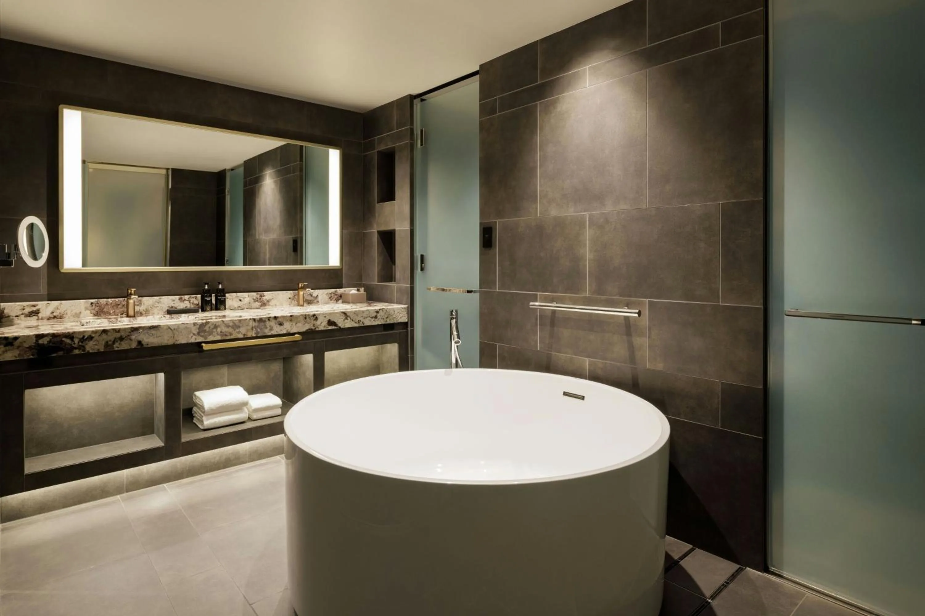 Bathroom in THE OSAKA STATION HOTEL, Autograph Collection