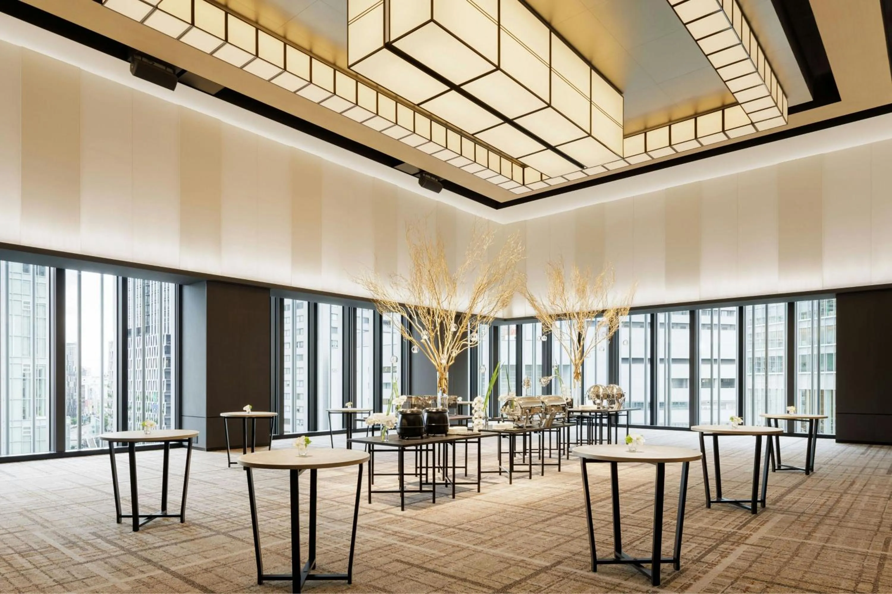 Lobby or reception in THE OSAKA STATION HOTEL, Autograph Collection