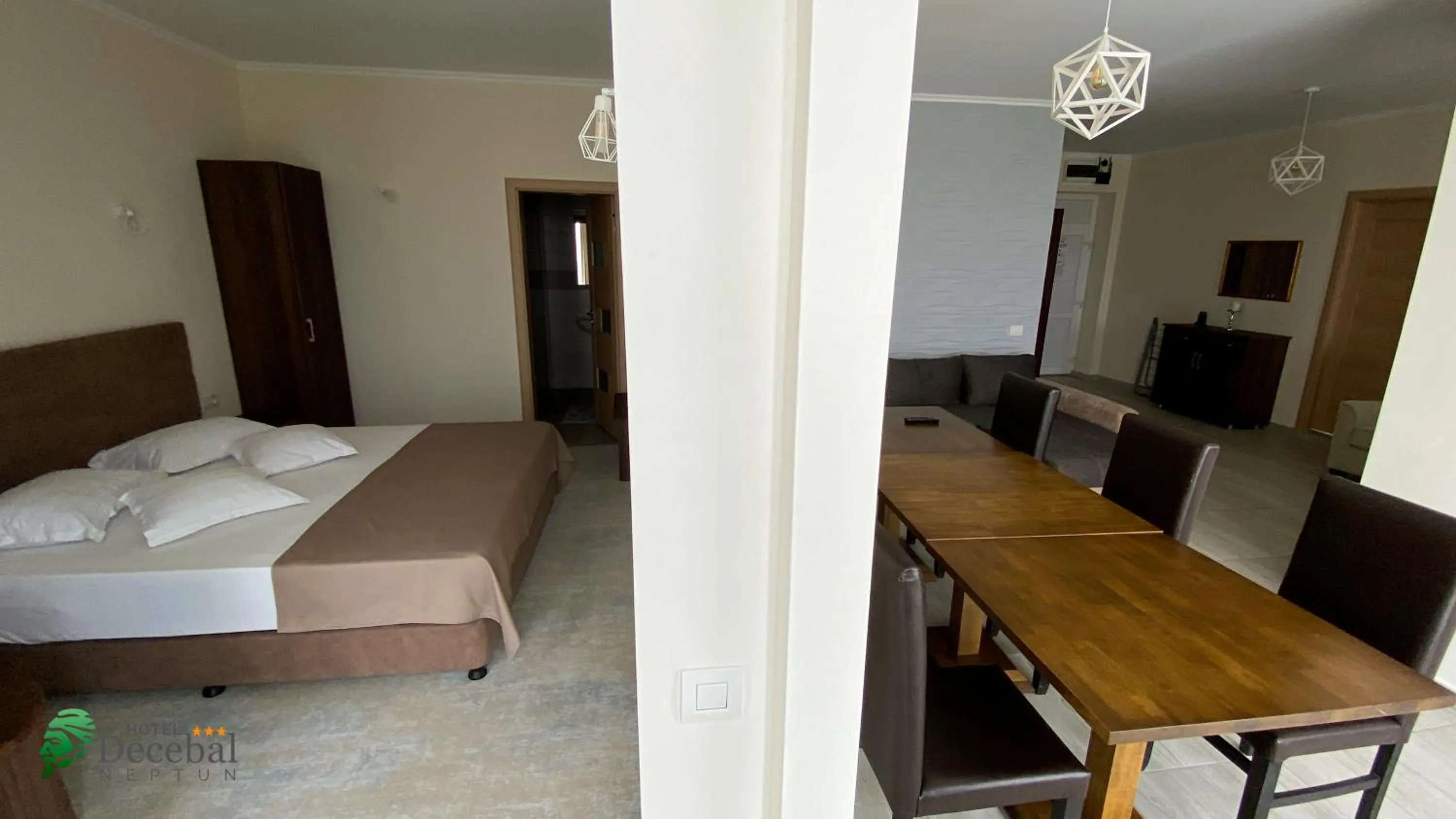 Communal lounge/ TV room, Bed in Hotel Decebal Estival Neptun