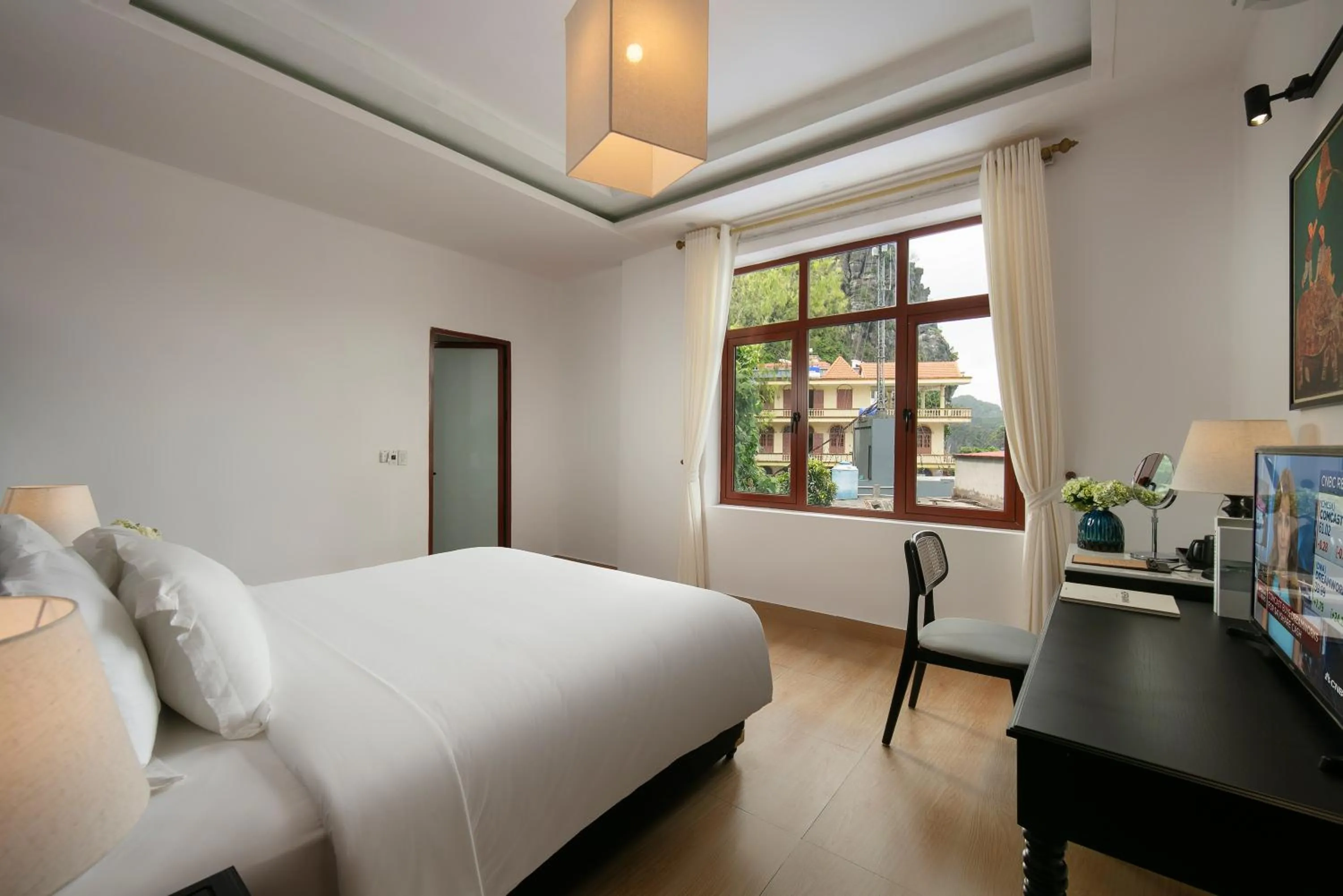 Bed in Maison Cat Ba Bay View Villa