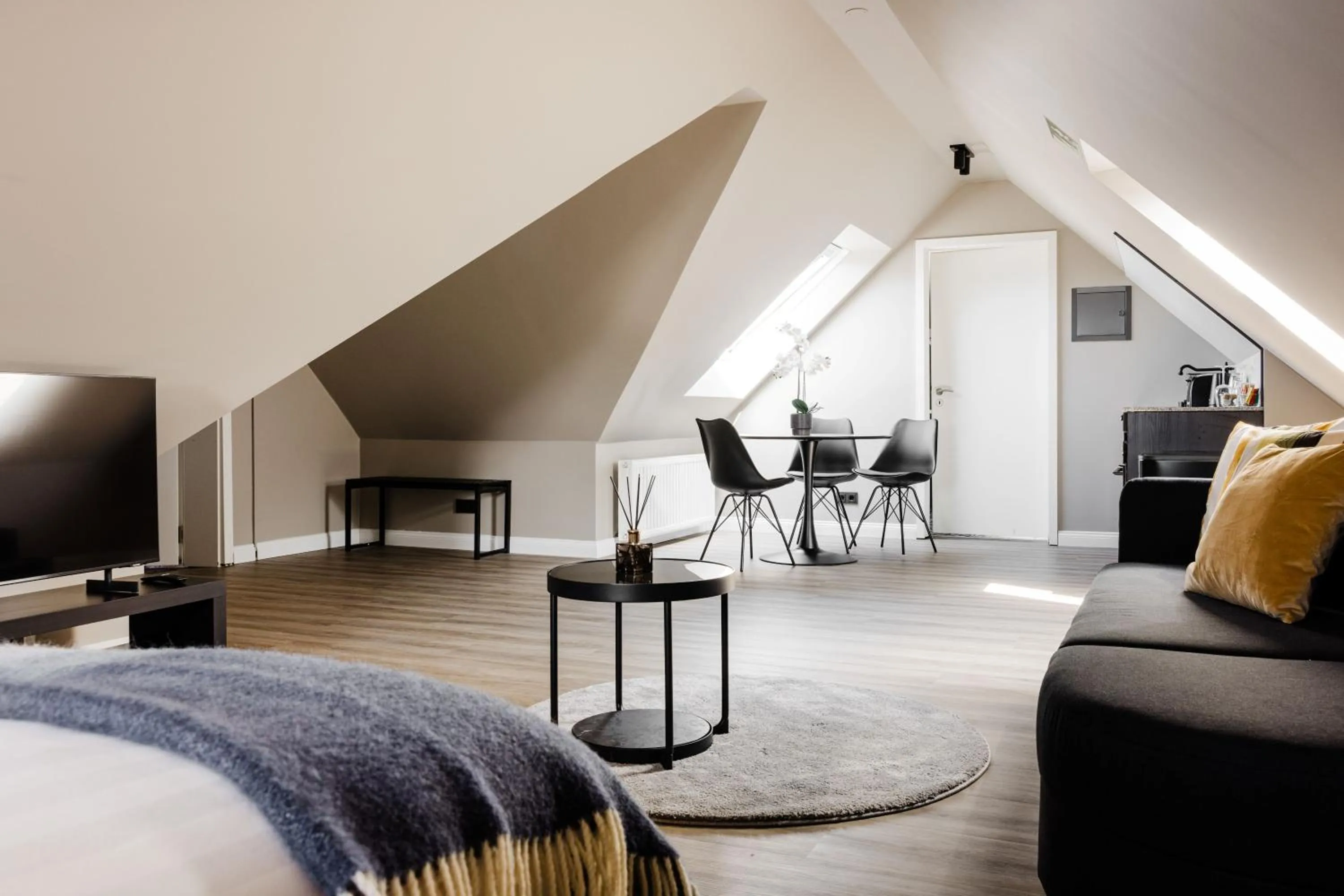 TV and multimedia, Bed in ODDSSON Downtown Hotel