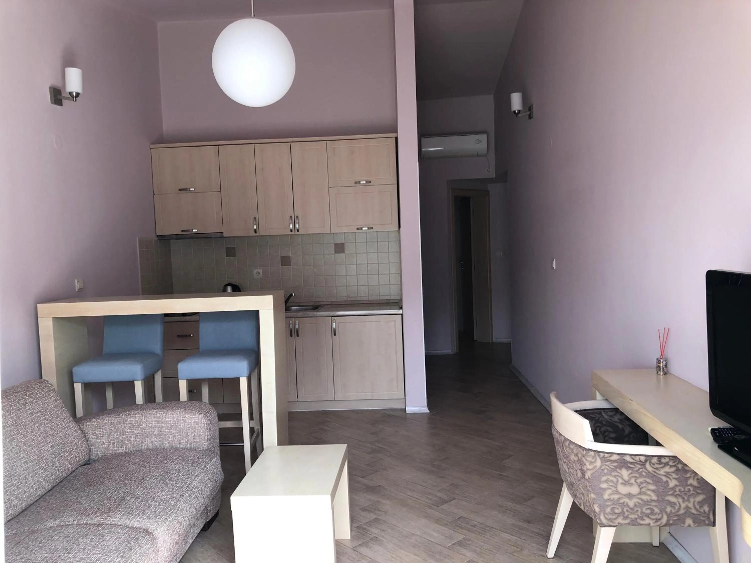 TV and multimedia in Turquoise Beachside Apartments