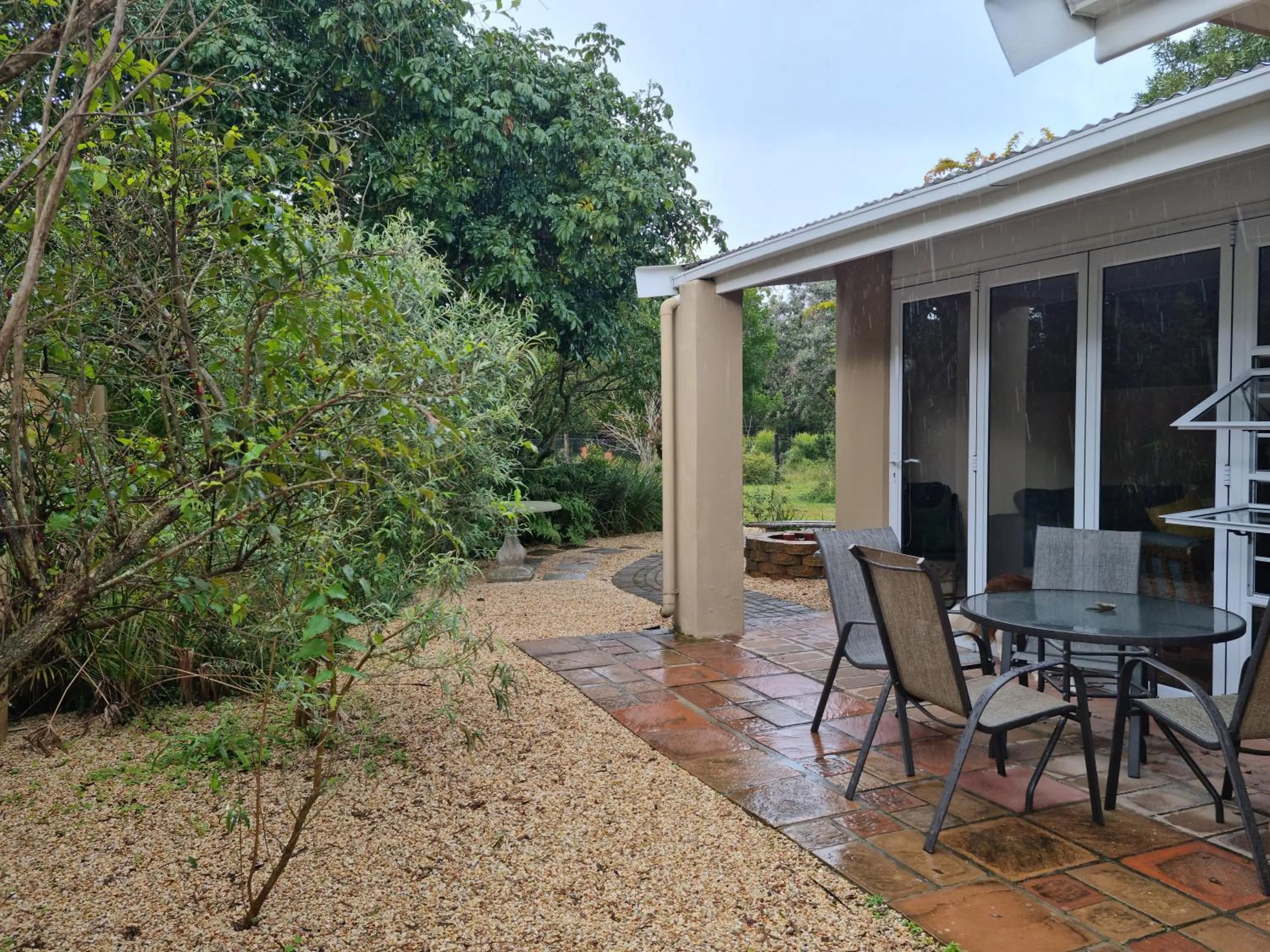 Garden view in Little Louisa