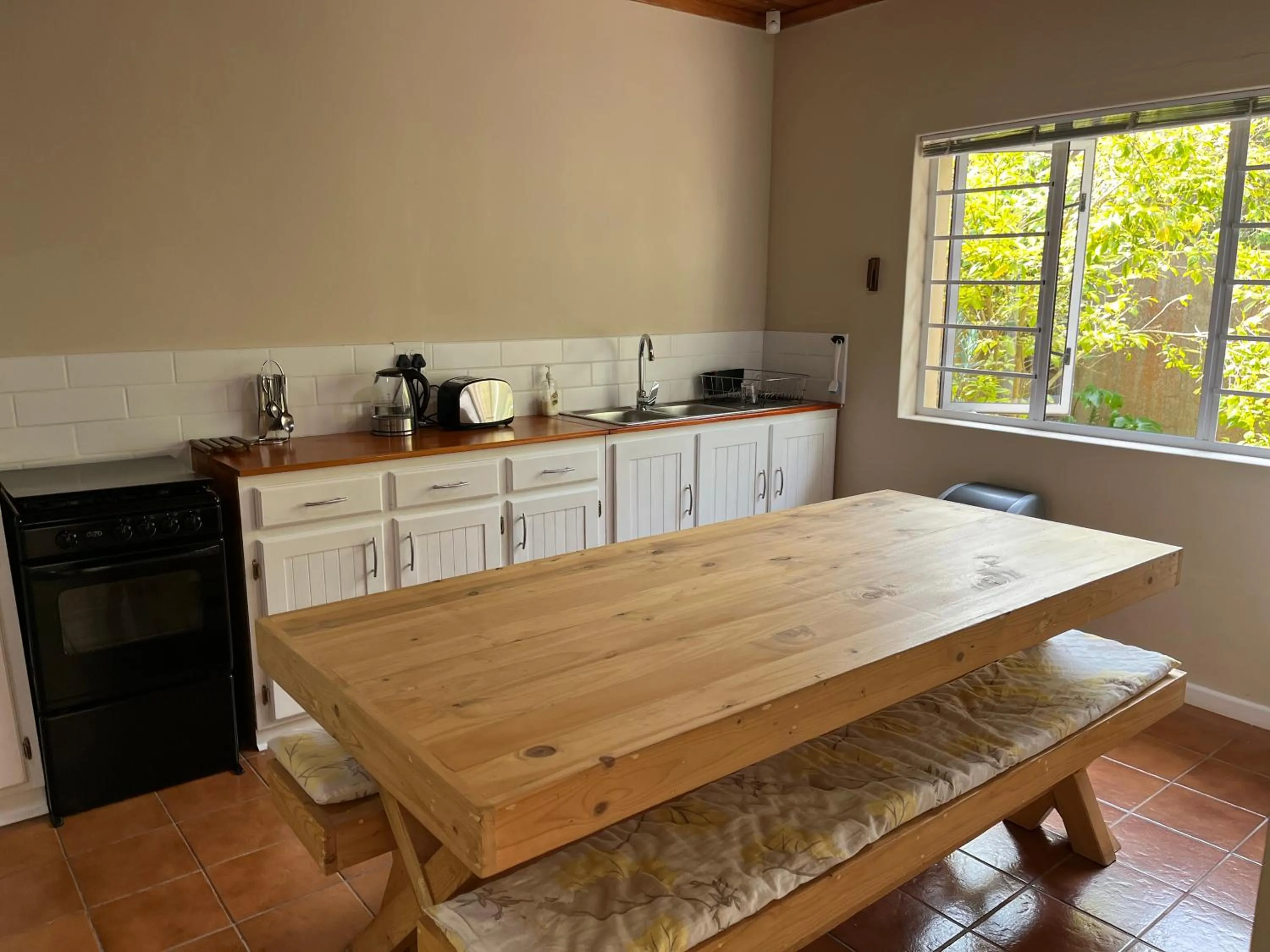 Kitchen or kitchenette in Little Louisa