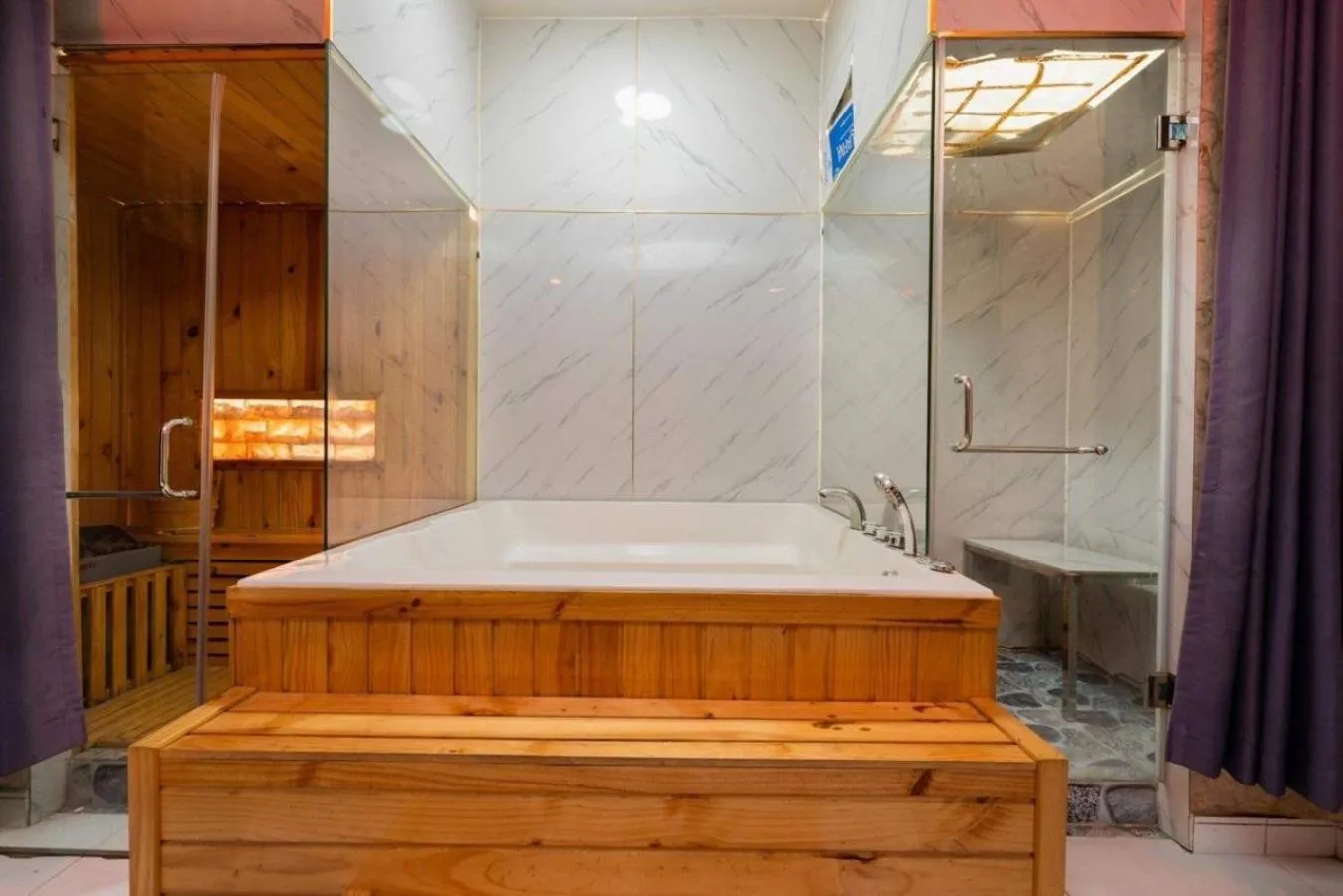 Bathroom in Hoa Hồng Hotel Ho Chi Minh City