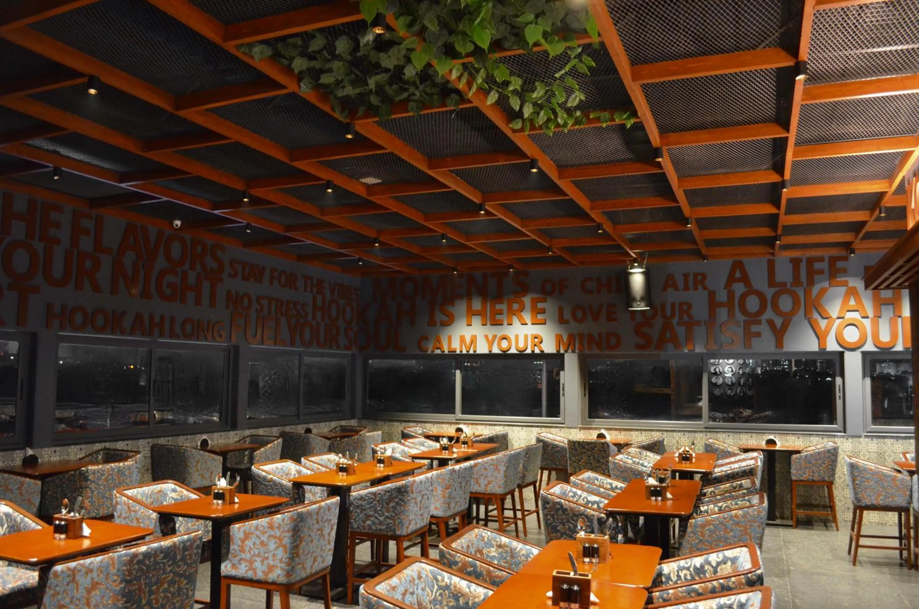 Restaurant/places to eat in CITY LAKE HOTEL