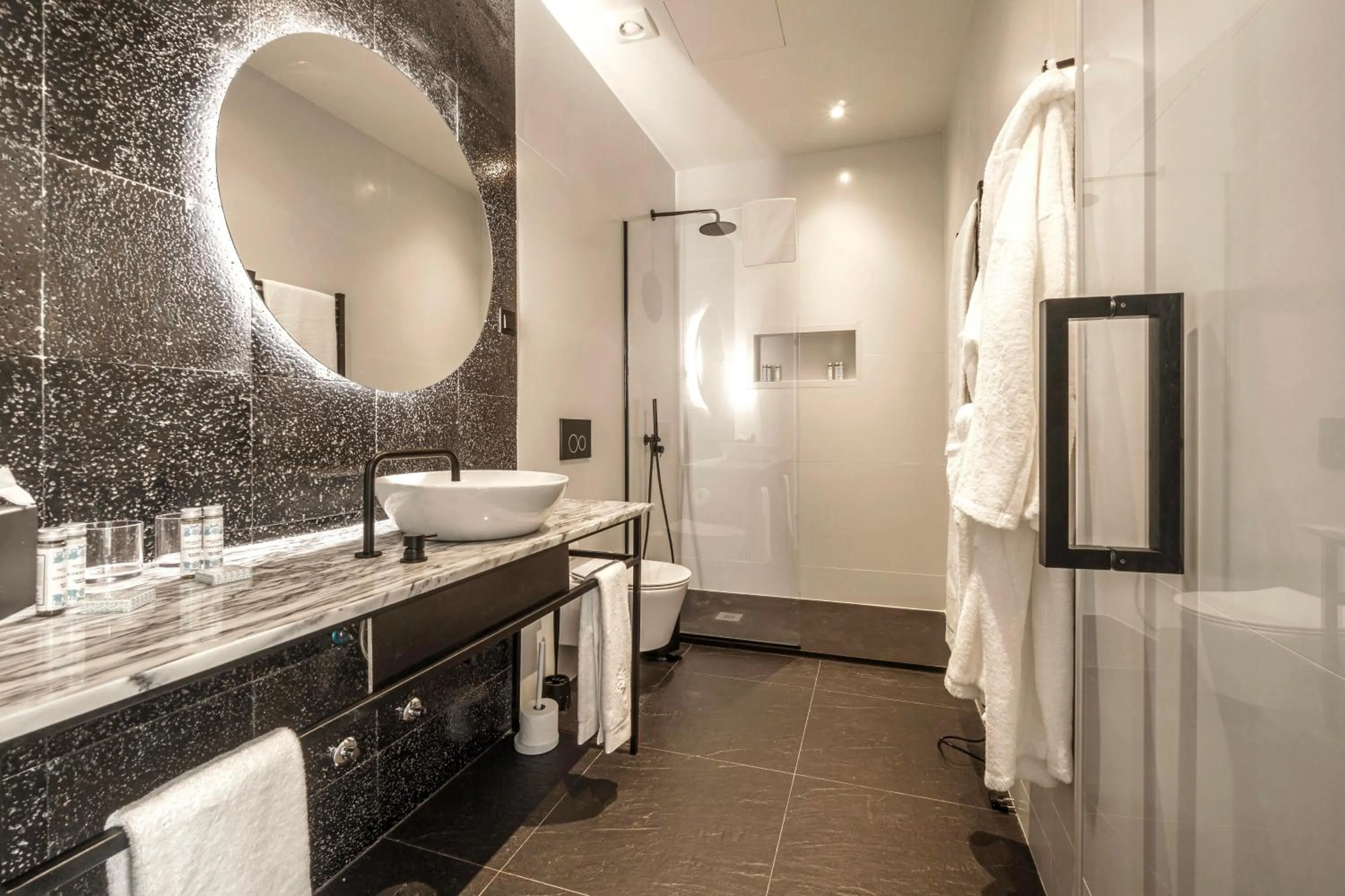 Toilet in Solar dos Cantos Botanic House & Garden