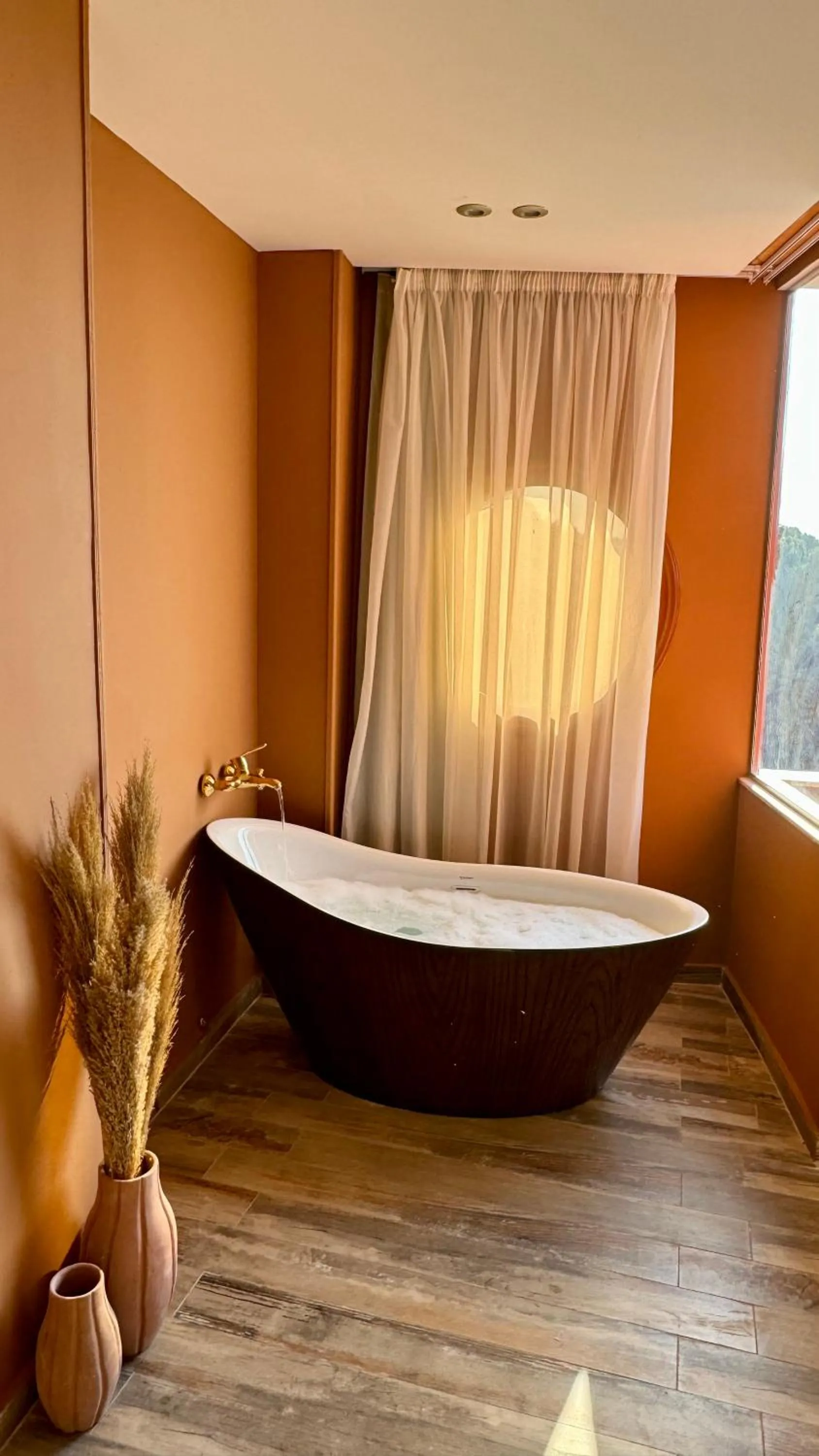 Hot Tub in BrassAlmas Pyramids Hotel