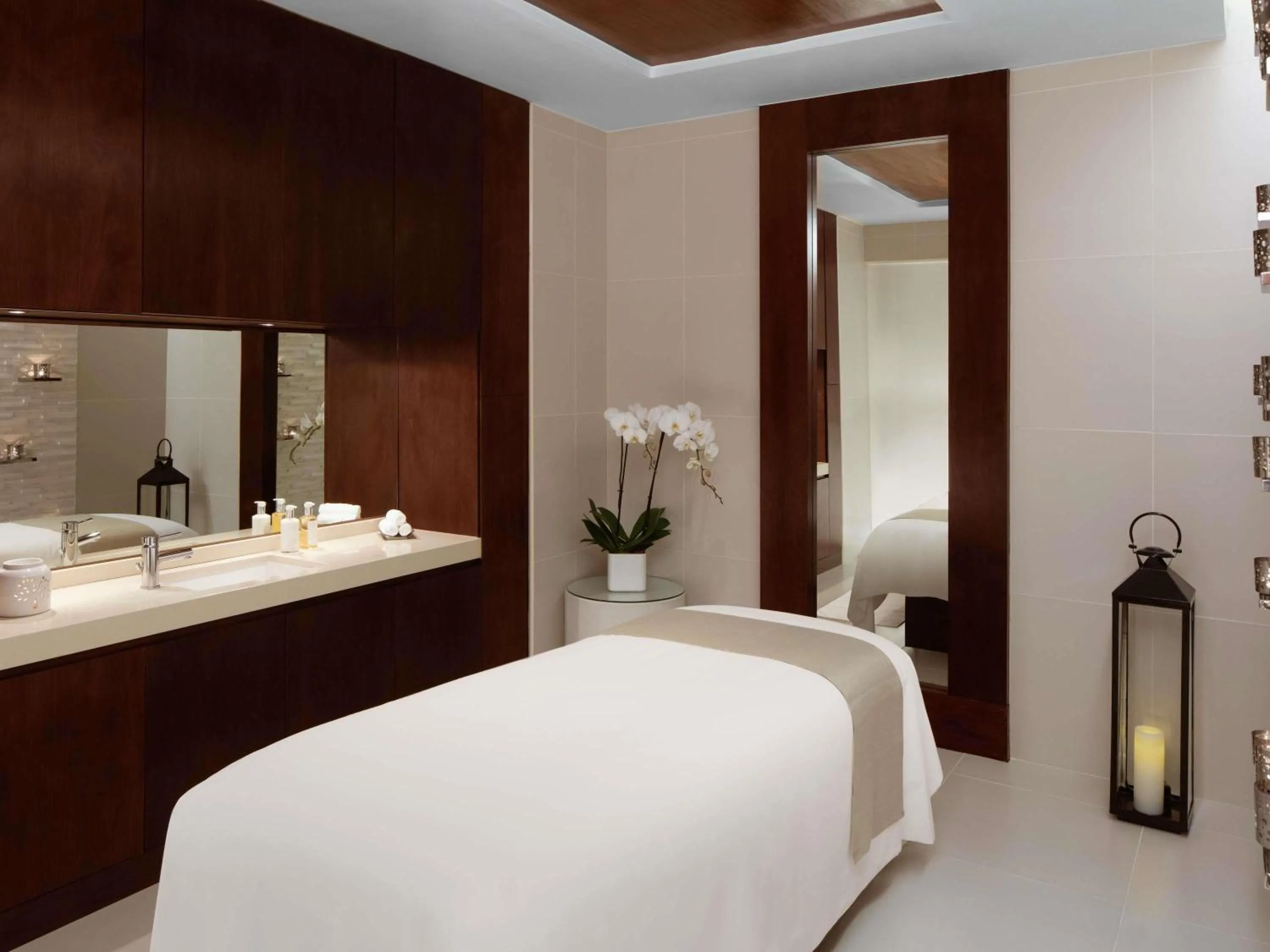 Spa and wellness centre/facilities, Bed in Pullman Dubai Creek City Centre Residences