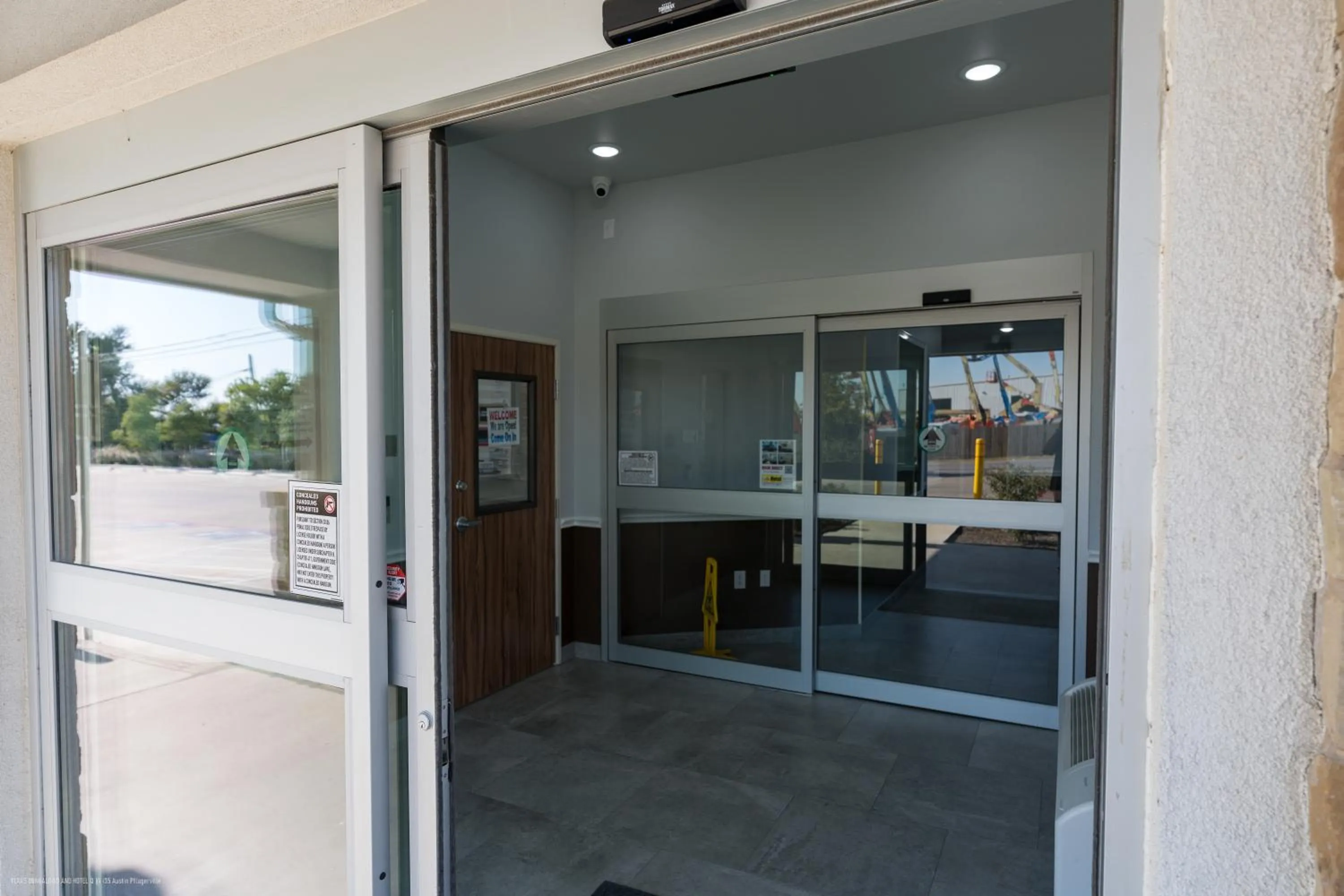 Facade/entrance in Texas Bungalows Hotel and Hotel Que at i35 Austin Pflugerville