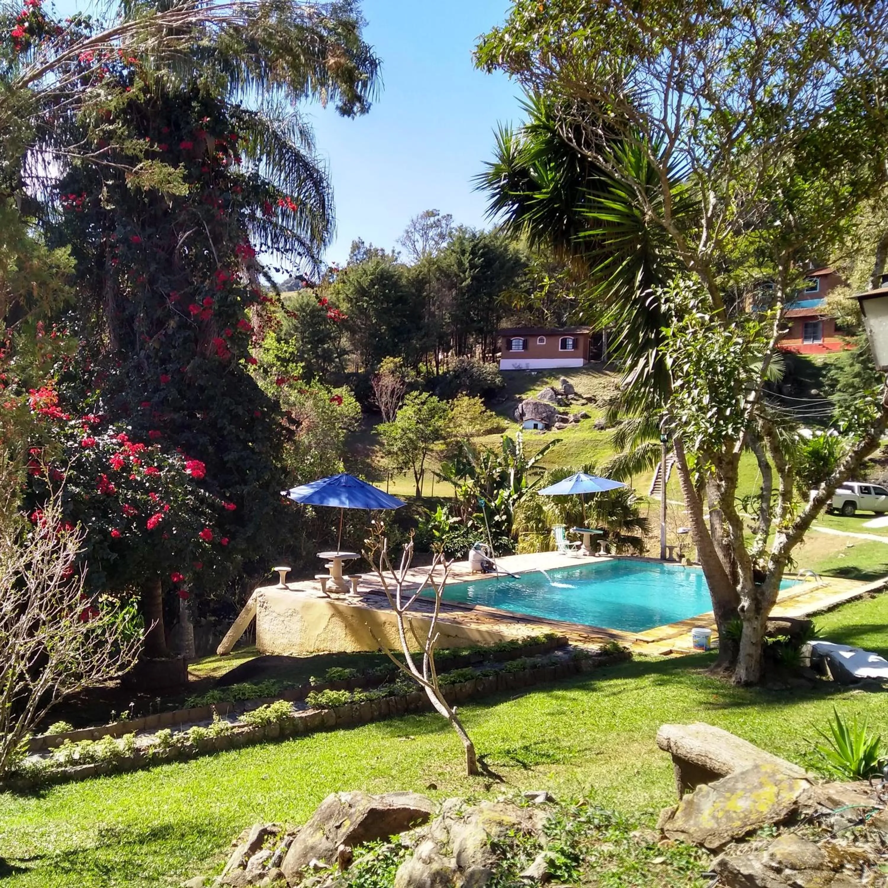 Swimming pool in Pousada Céu de Luz - Próximo a Monte Verde