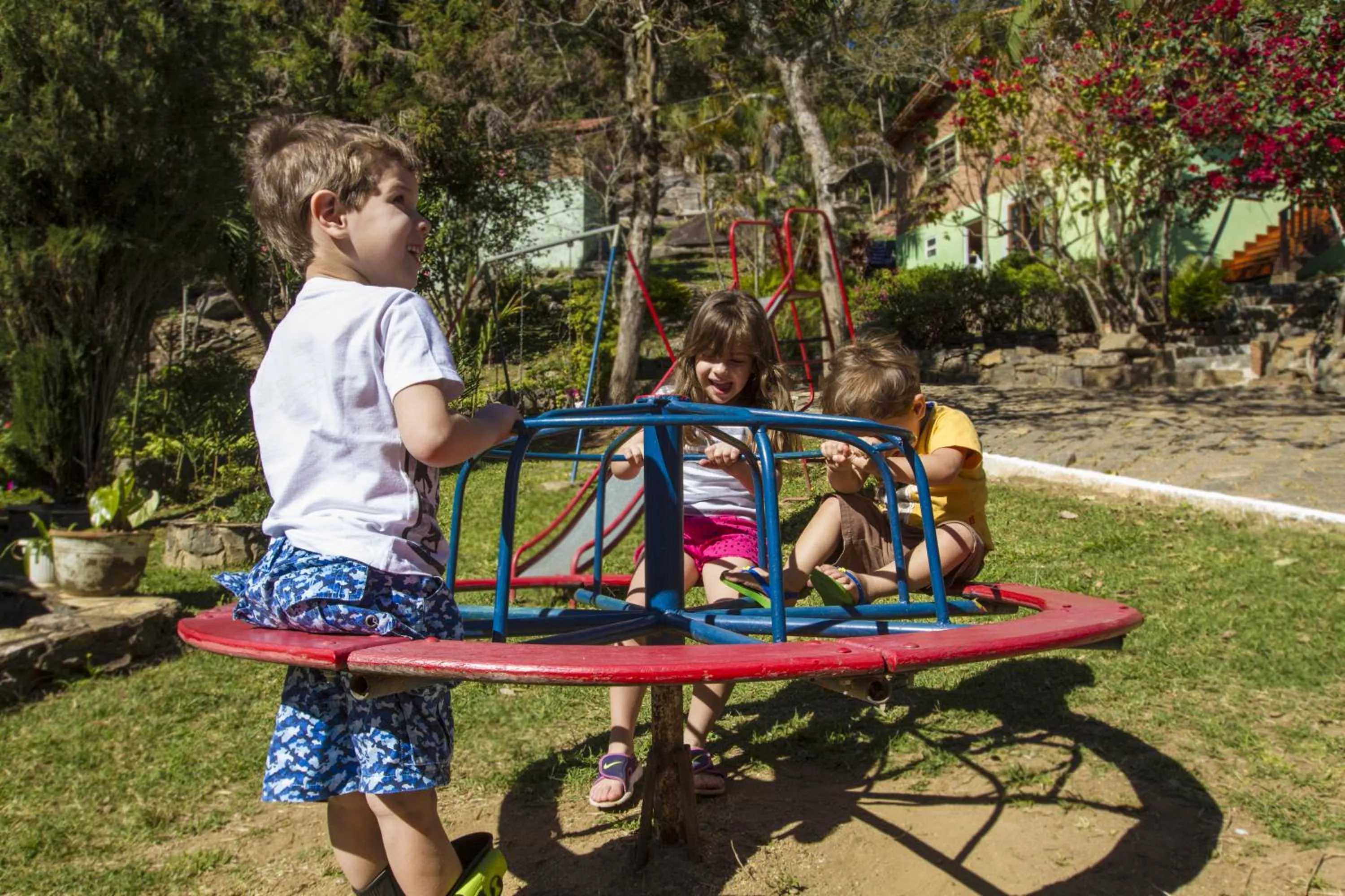 Children play ground in Pousada Céu de Luz - Próximo a Monte Verde
