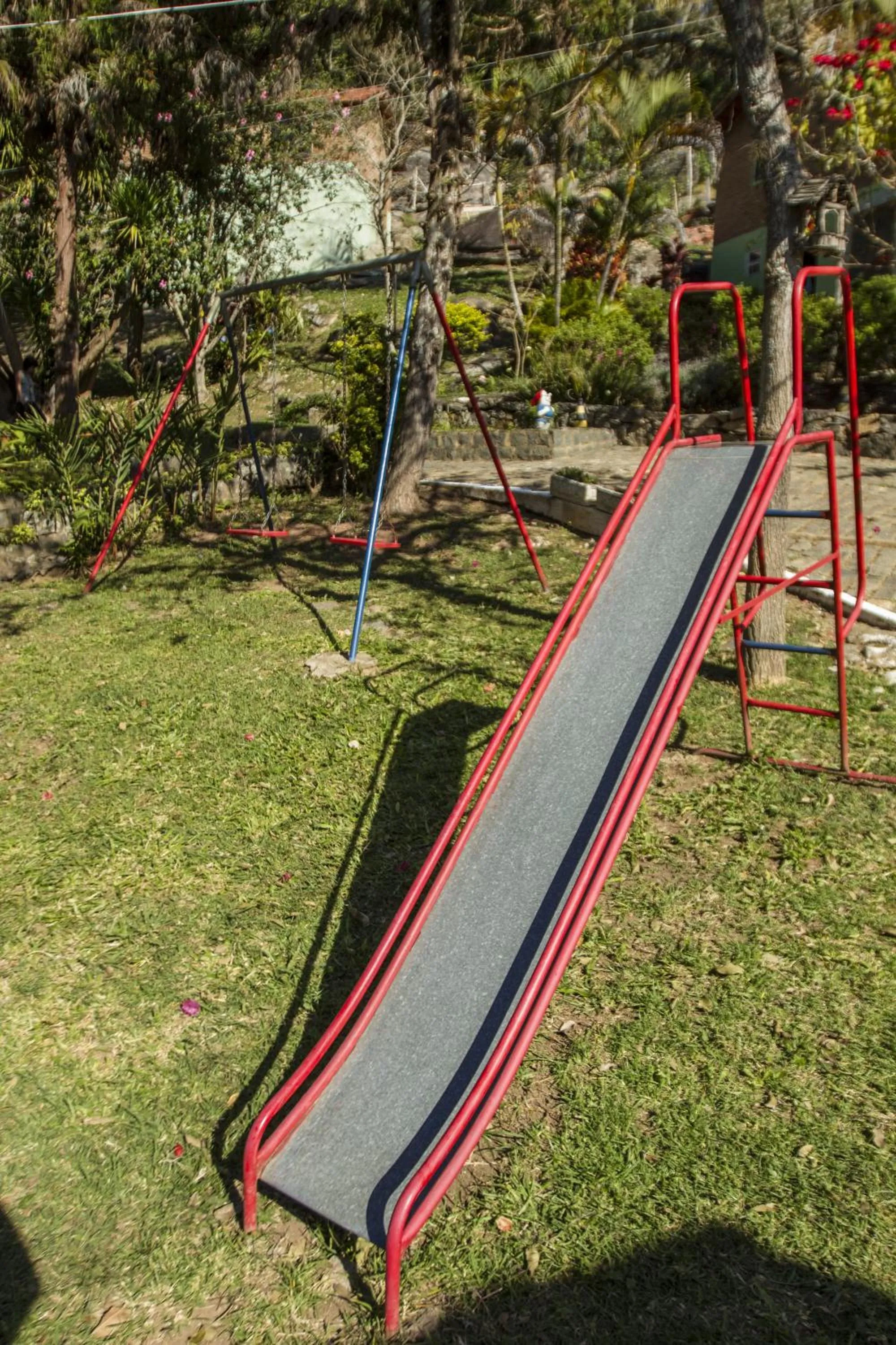 Children play ground in Pousada Céu de Luz - Próximo a Monte Verde
