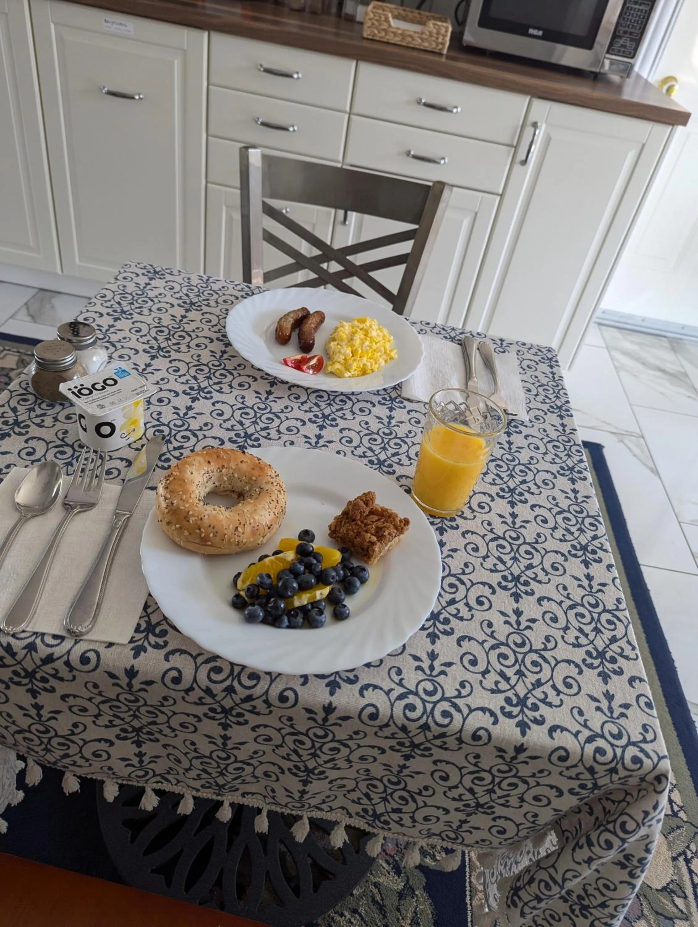 Food and drinks in The Parrsboro Mansion Inn