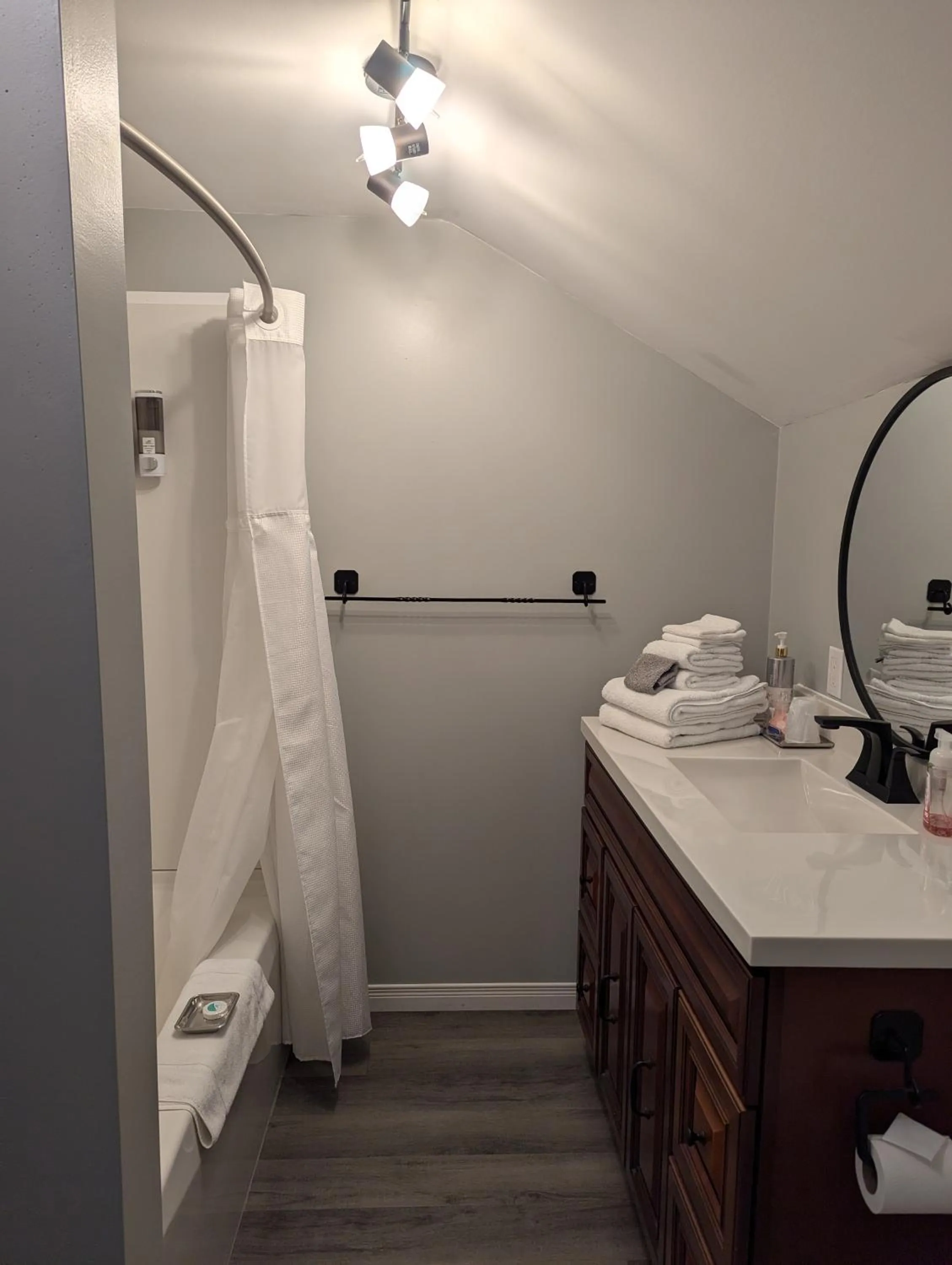 Bathroom in The Parrsboro Mansion Inn