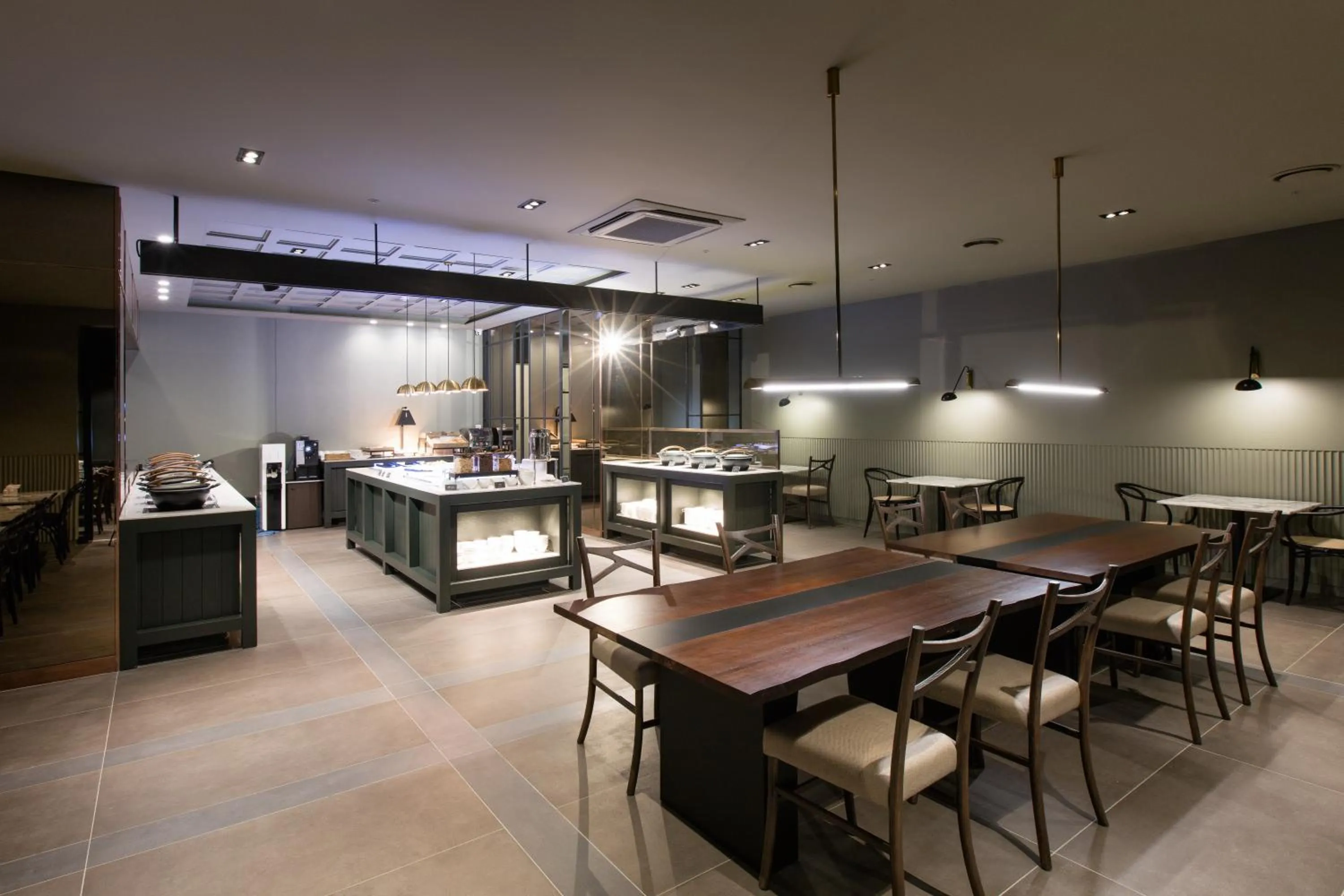 Restaurant/places to eat in SR Suites Pangyo