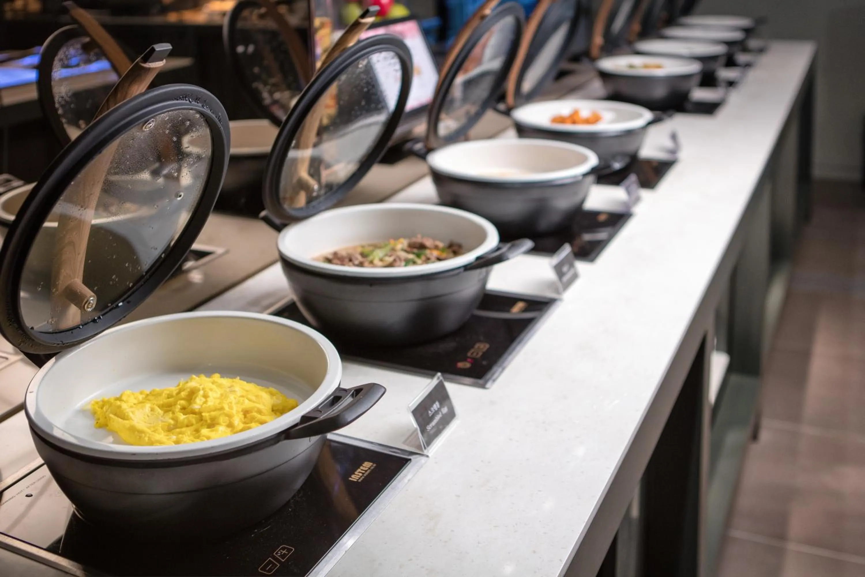 Buffet breakfast in SR Suites Pangyo