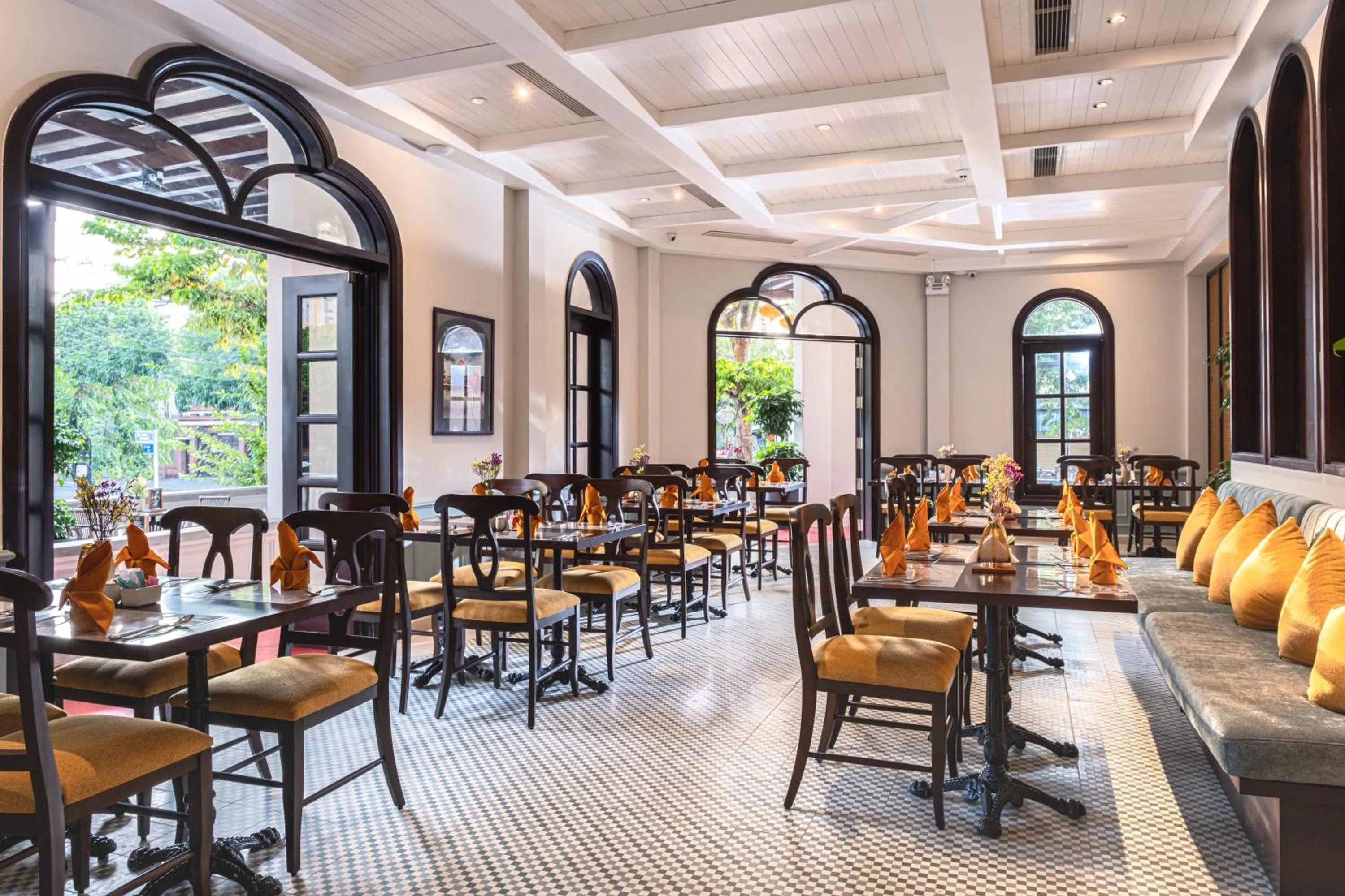 Restaurant/places to eat in Little Residence - A Boutique Hotel & Spa