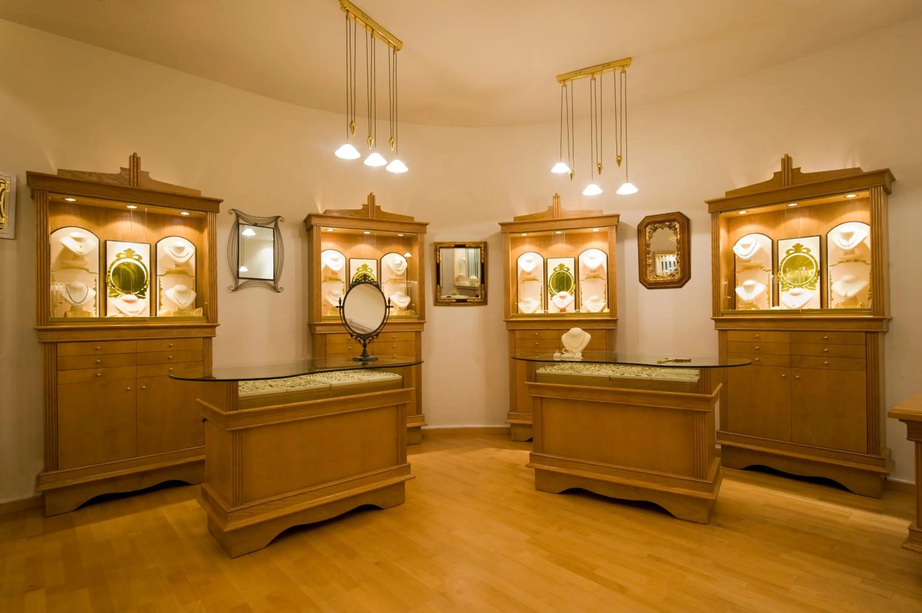 On-site shops in Axos