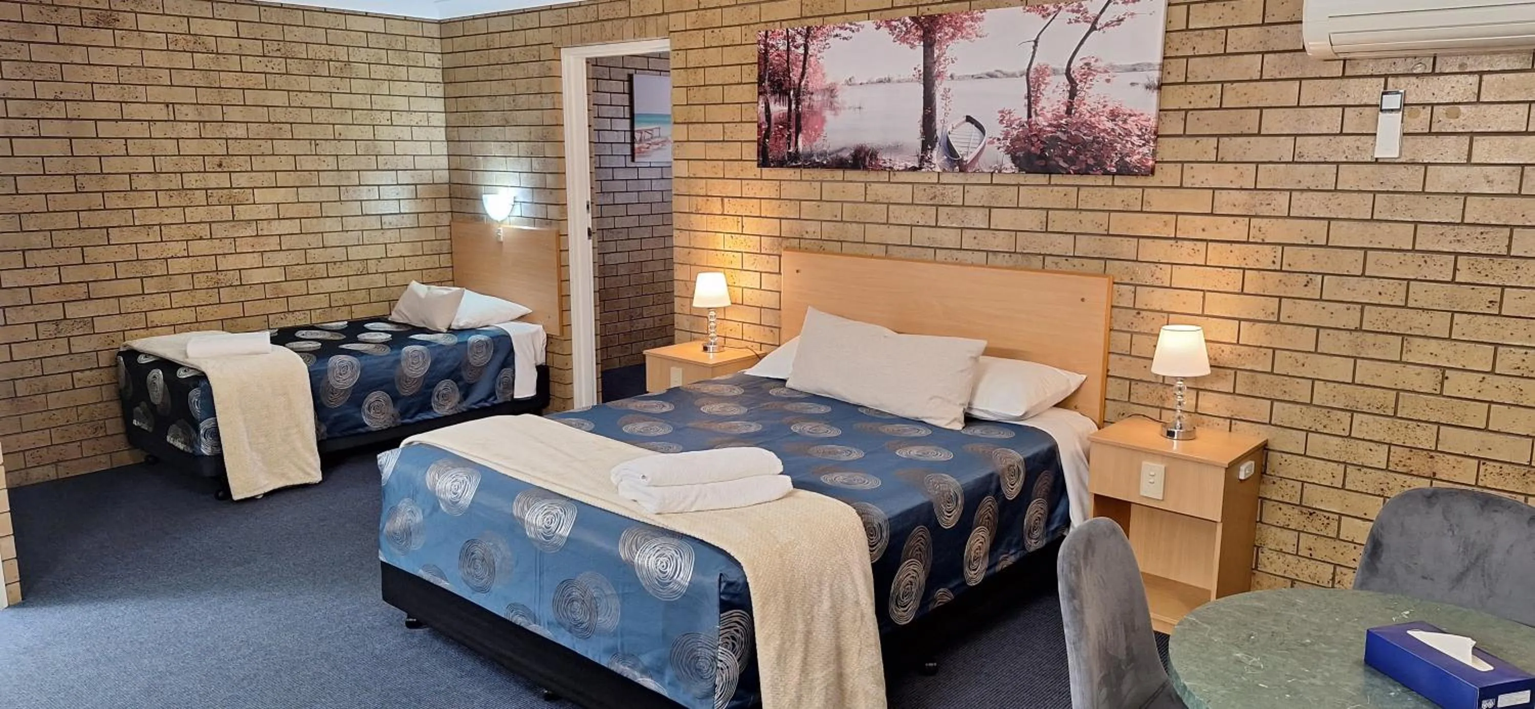 Deluxe Family Room in Macintyre Motor Inn