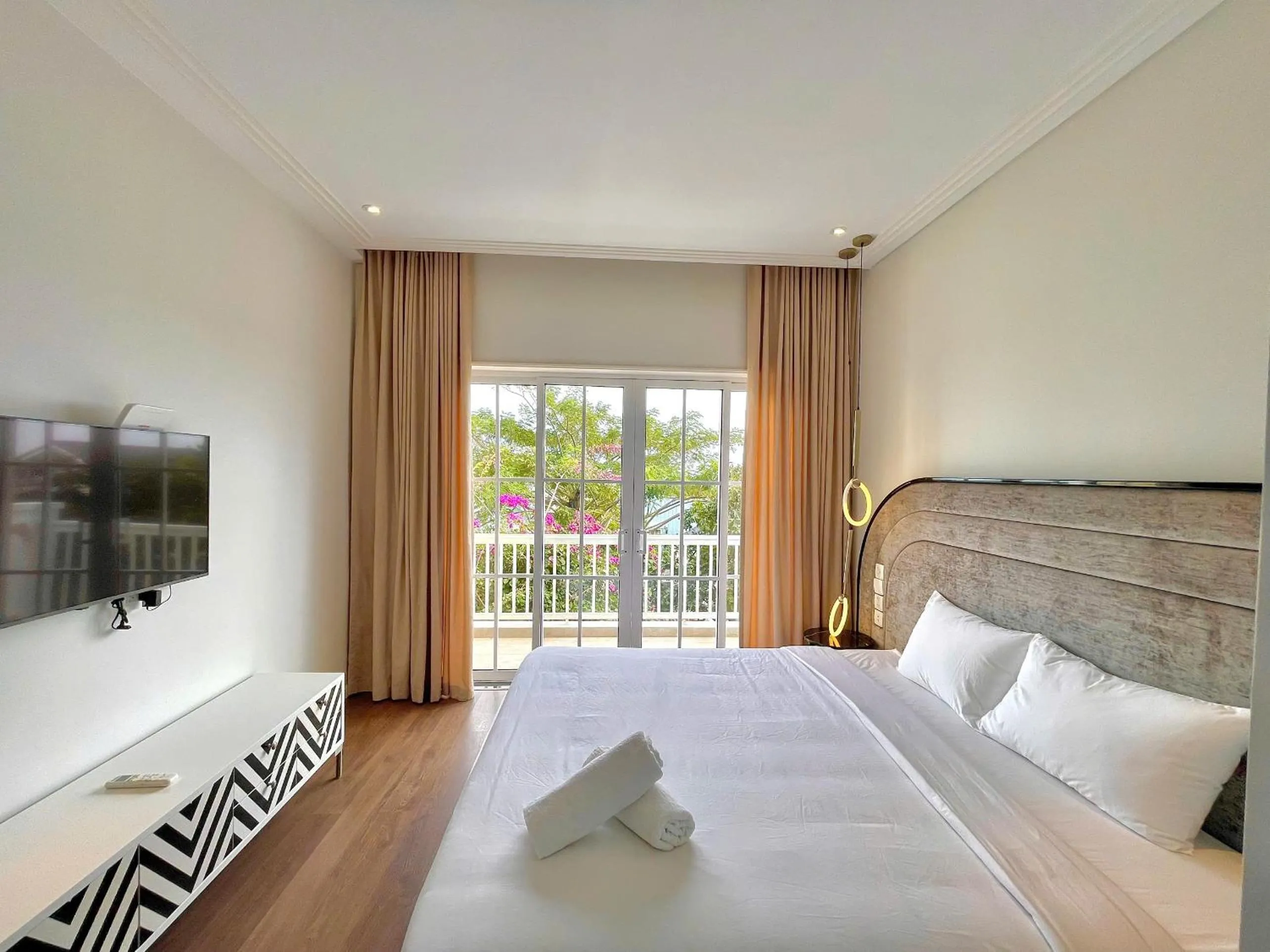 Bed in Villa Nova World Phan Thiết