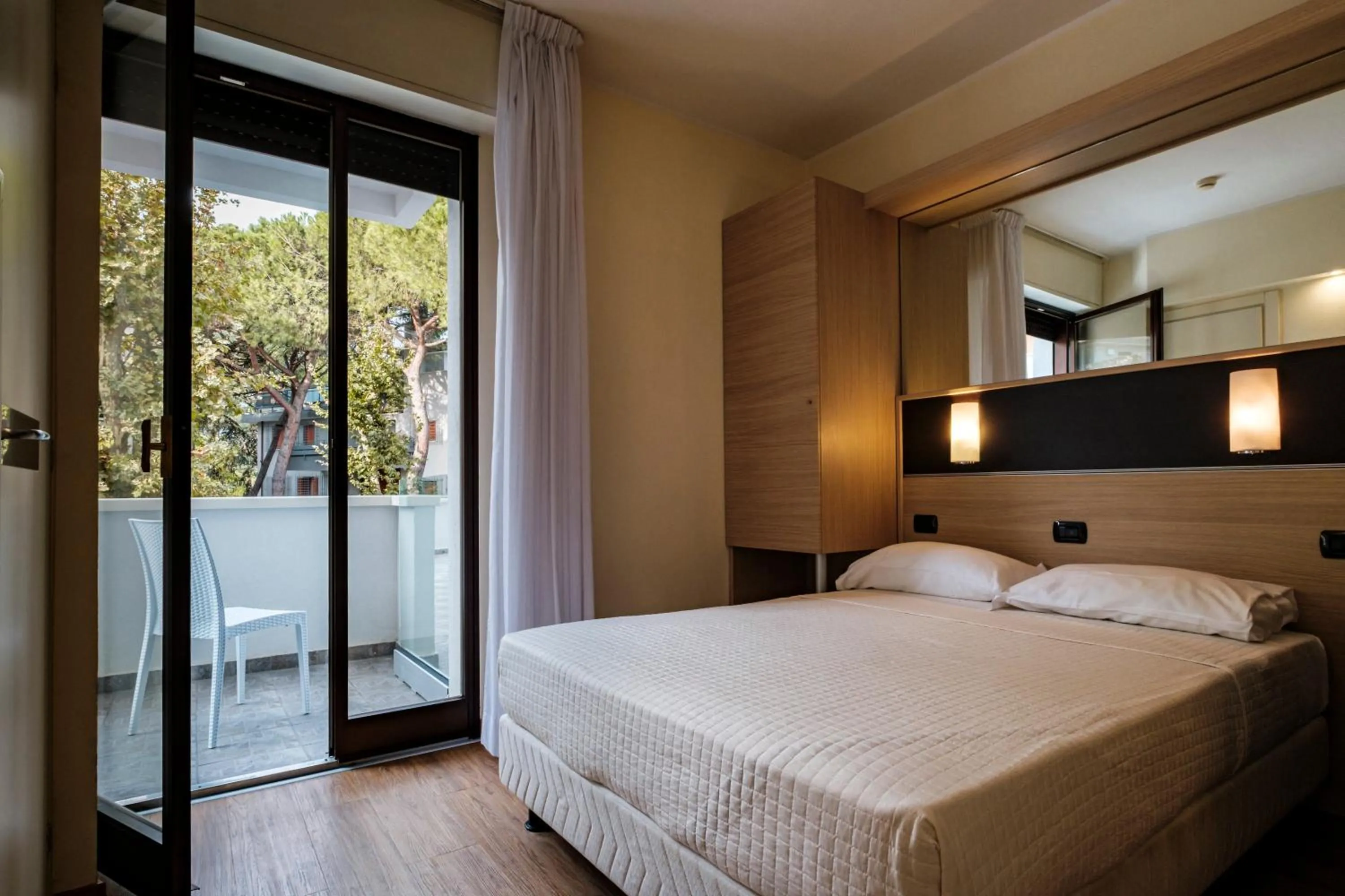 Balcony/Terrace, Bed in Augustus Hotel Riccione