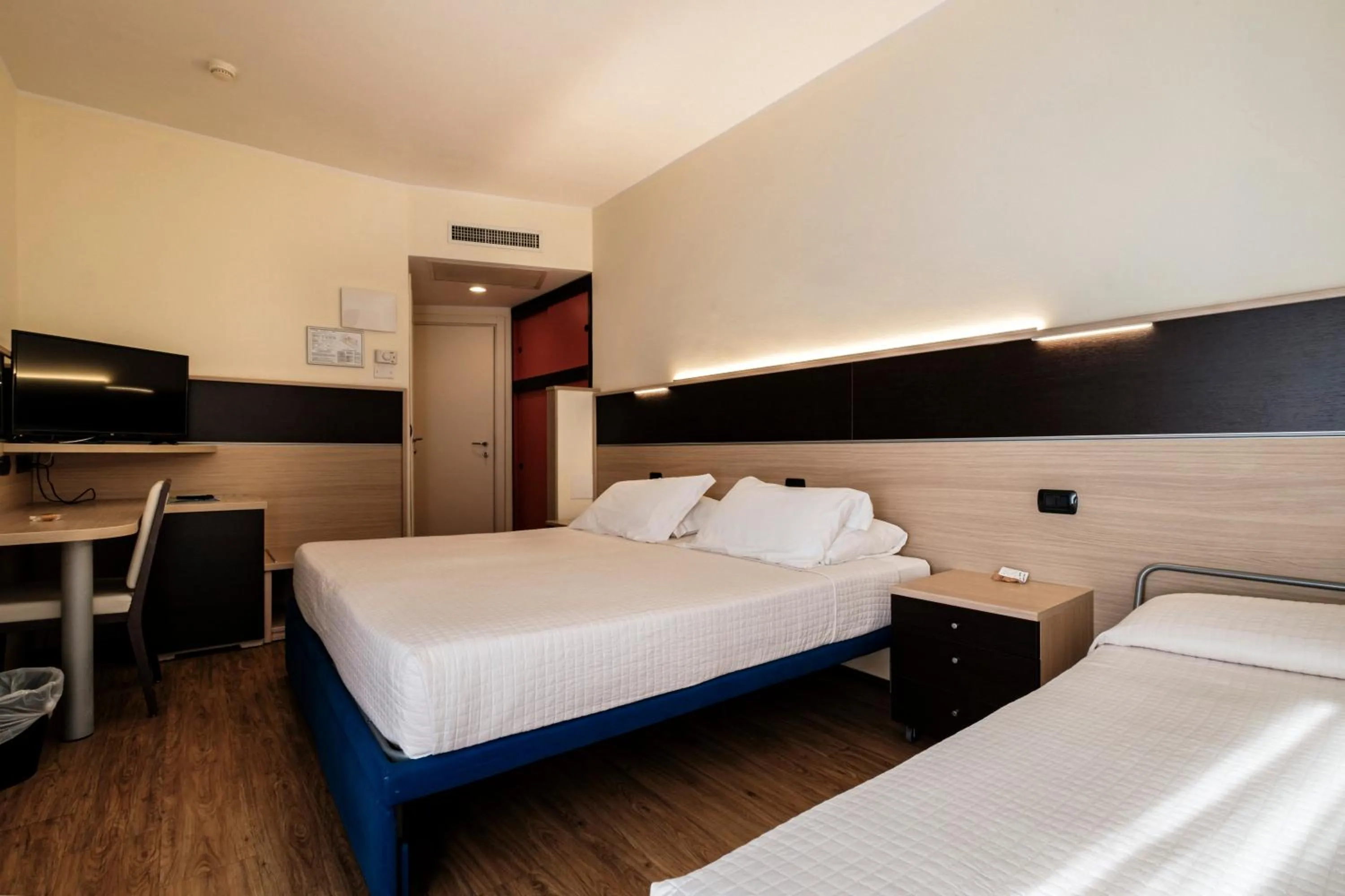 Bedroom, Bed in Augustus Hotel Riccione