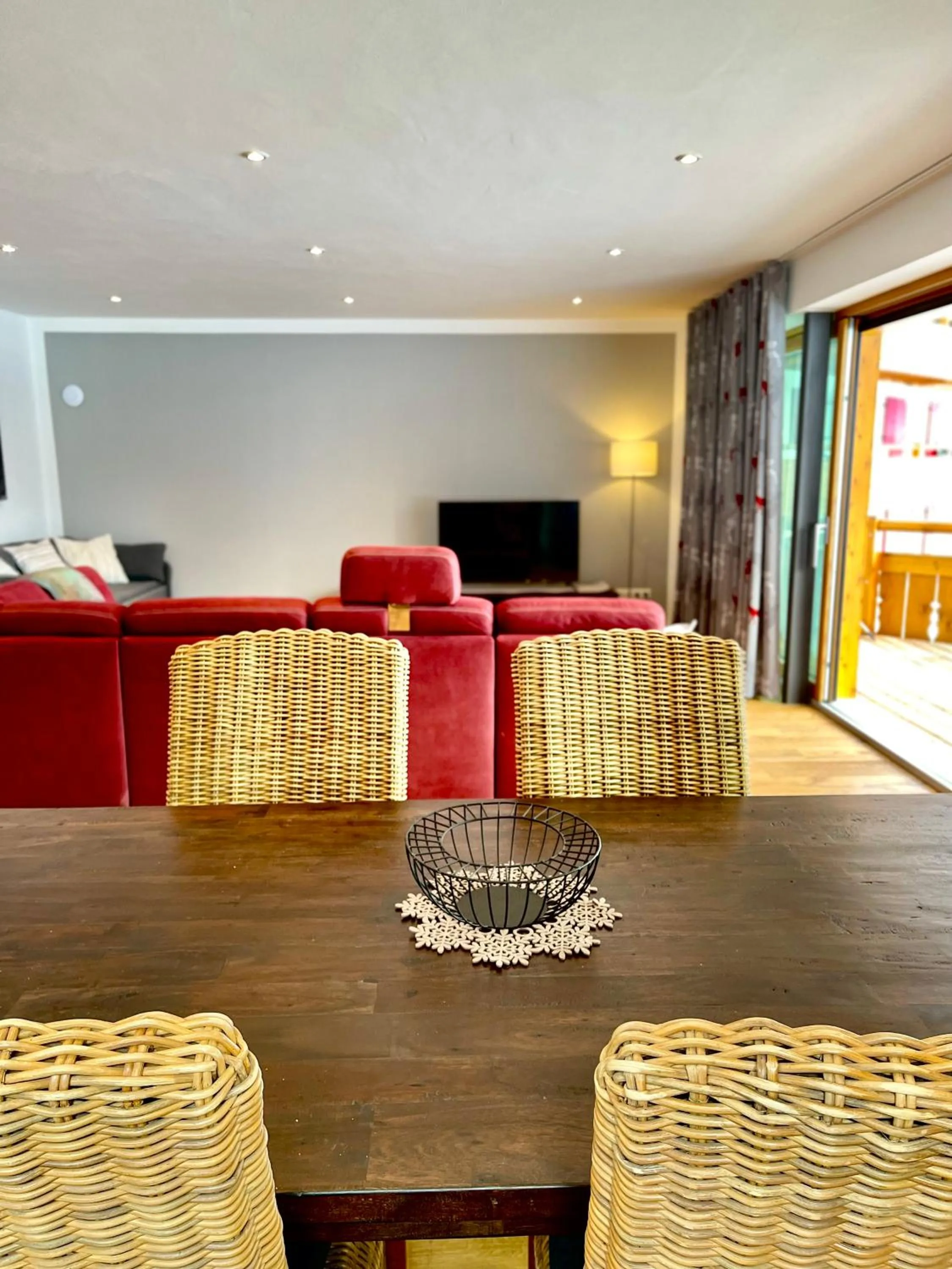 Living room in Alpenlodge Charivari - SommerBergBahn unlimited kostenlos