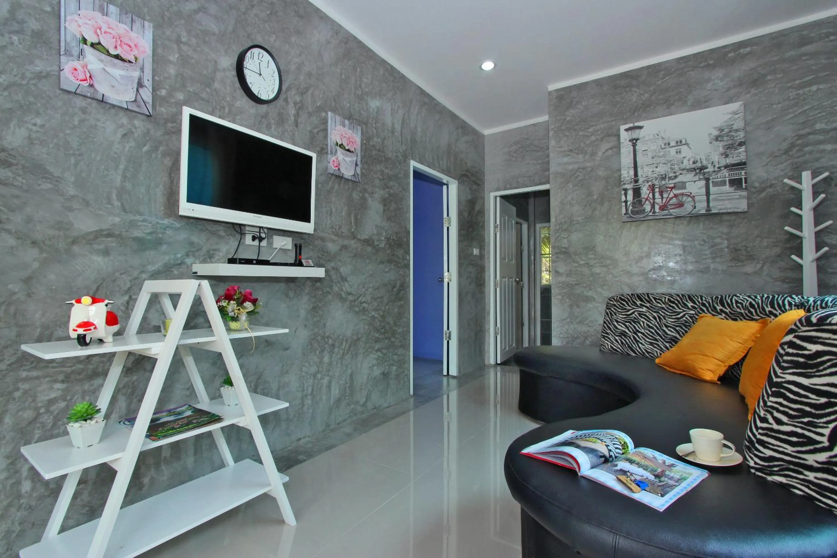 Living room in Maikhao Home Garden Bungalow