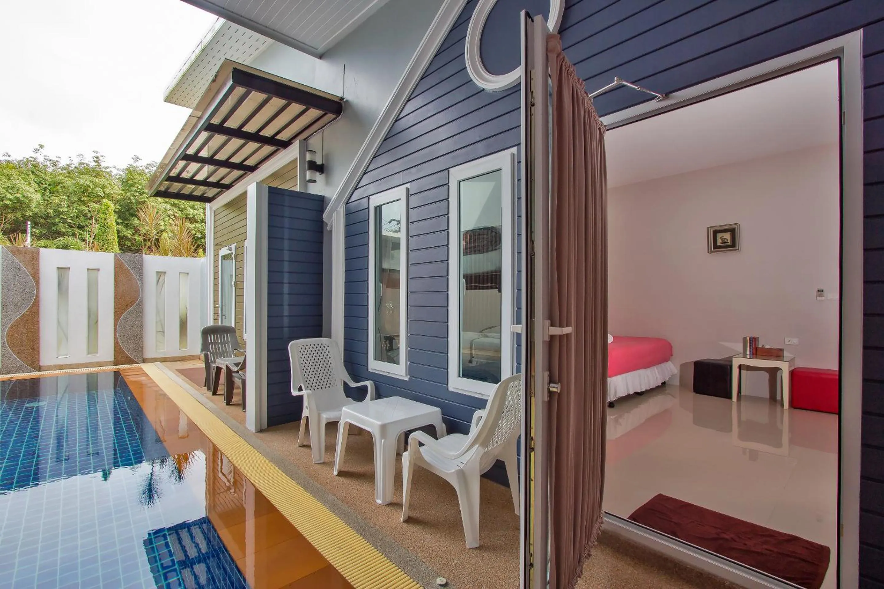 Pool view in Maikhao Home Garden Bungalow