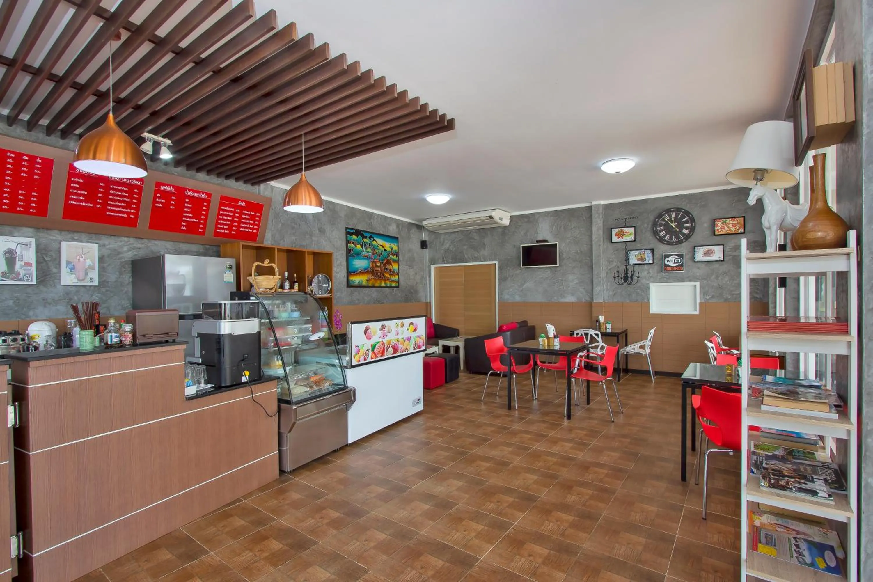 Restaurant/places to eat in Maikhao Home Garden Bungalow