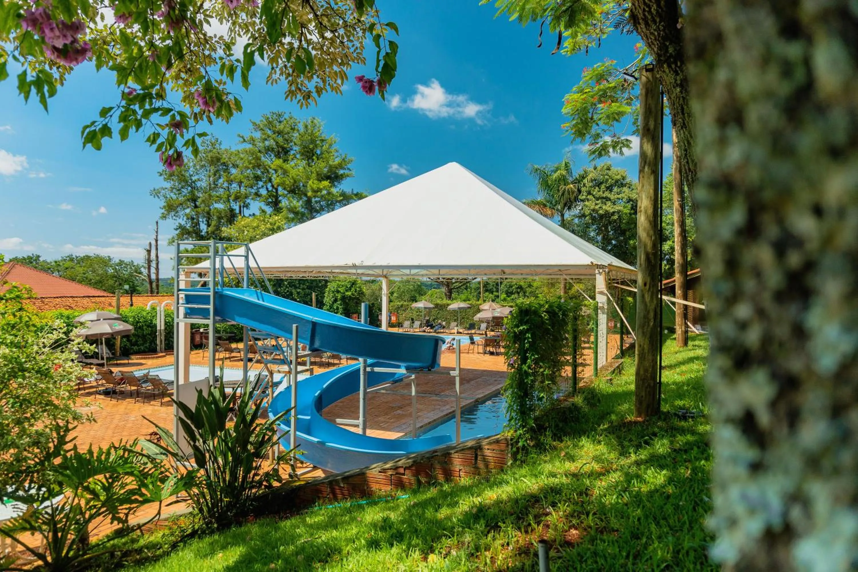 Swimming pool in Hotel Colonial Iguaçu