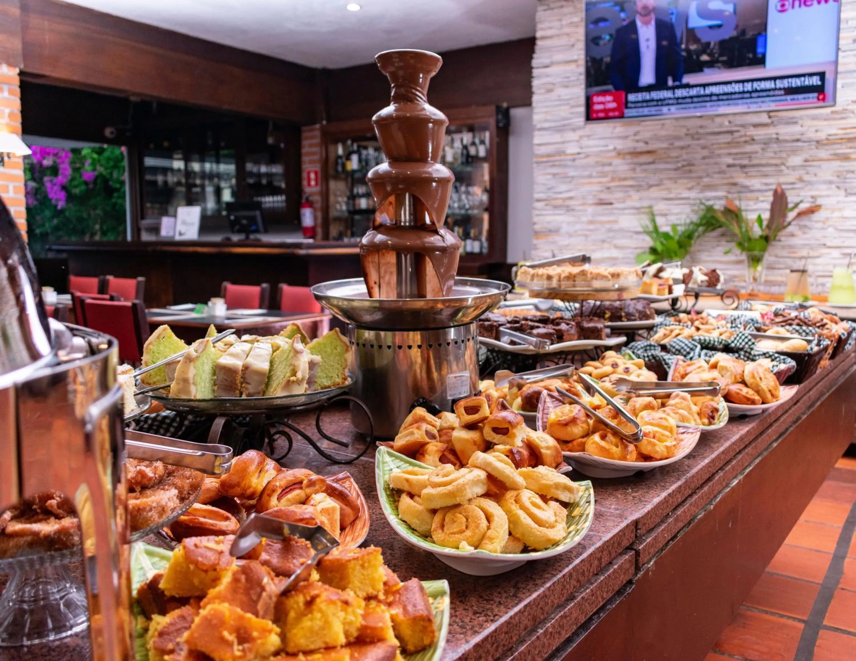 Breakfast in Hotel Colonial Iguaçu
