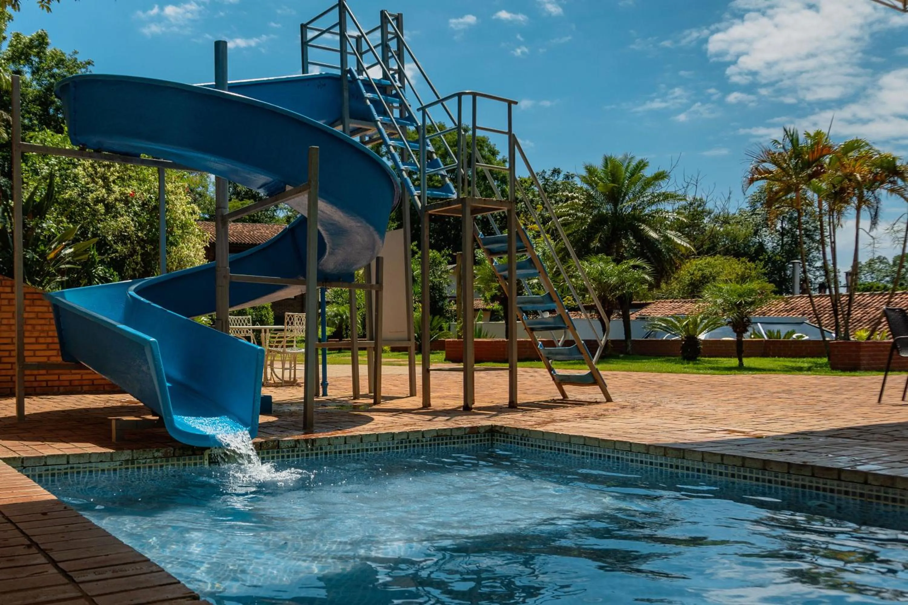 Swimming pool in Hotel Colonial Iguaçu